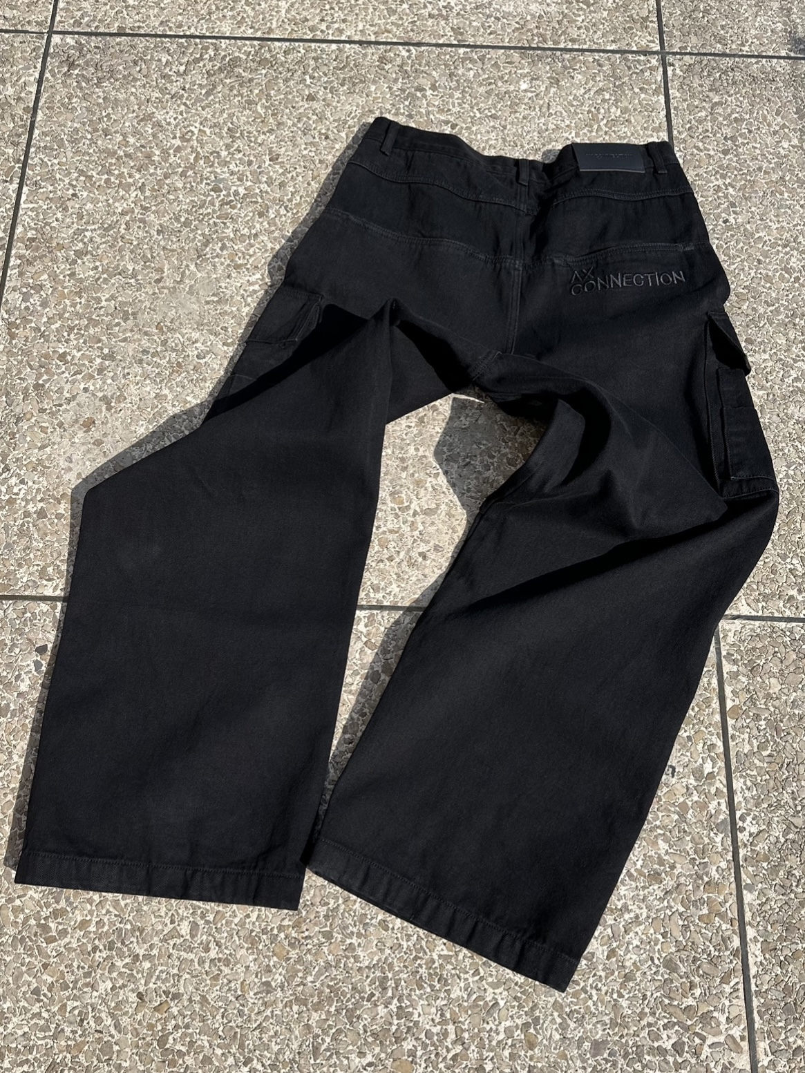 AX CONNECTION Tactical Cargo Washed Wide Denim Pants 착용 스타일 - 2