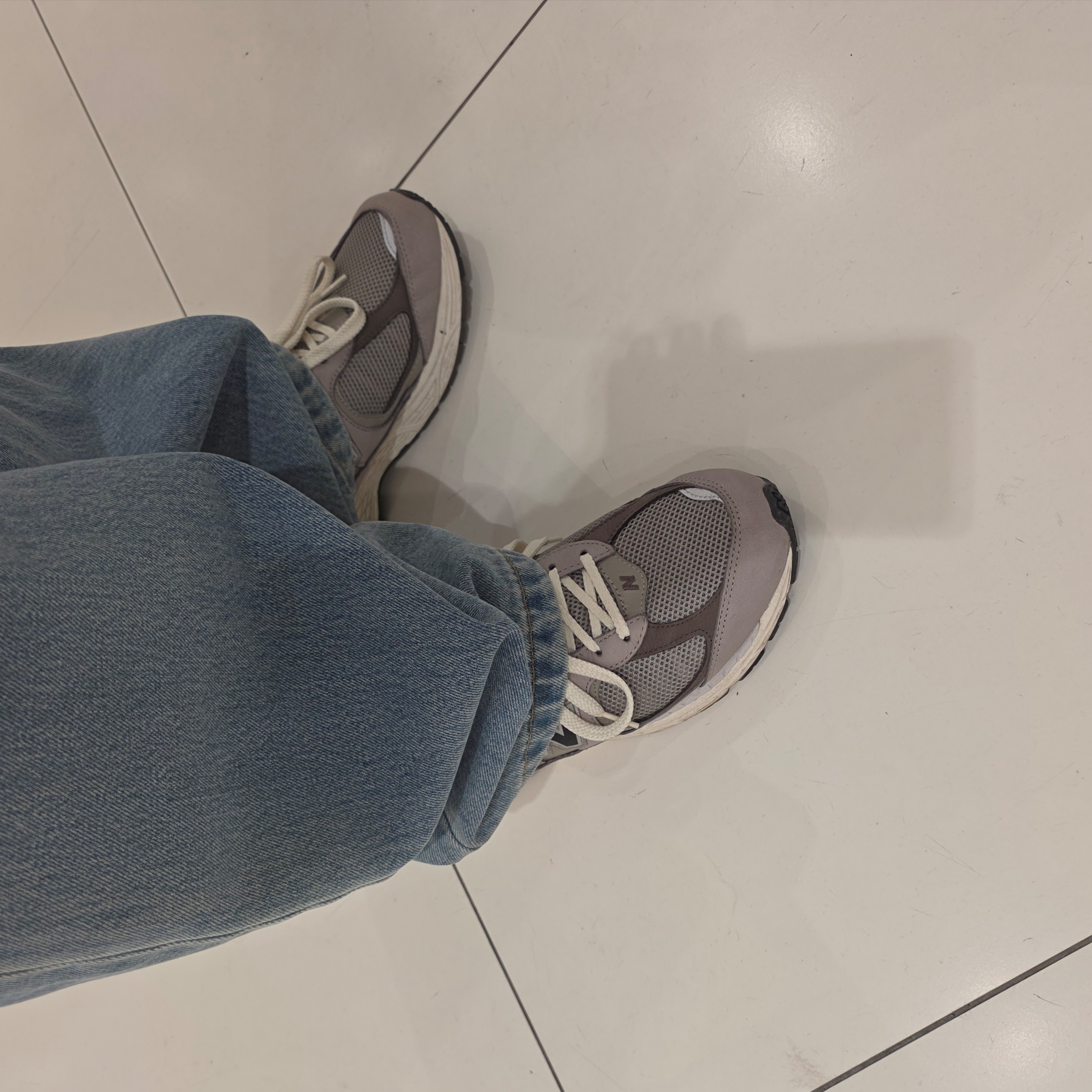 New Balance 2002 Warm Alpaca 착용 스타일 - 2
