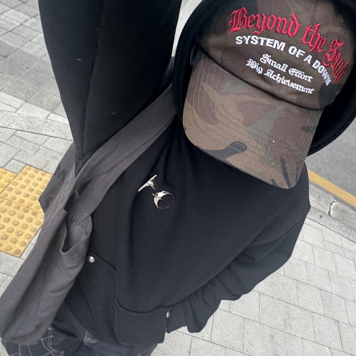 Thug Club Armor Hoodie Black 착용 스타일 - 1