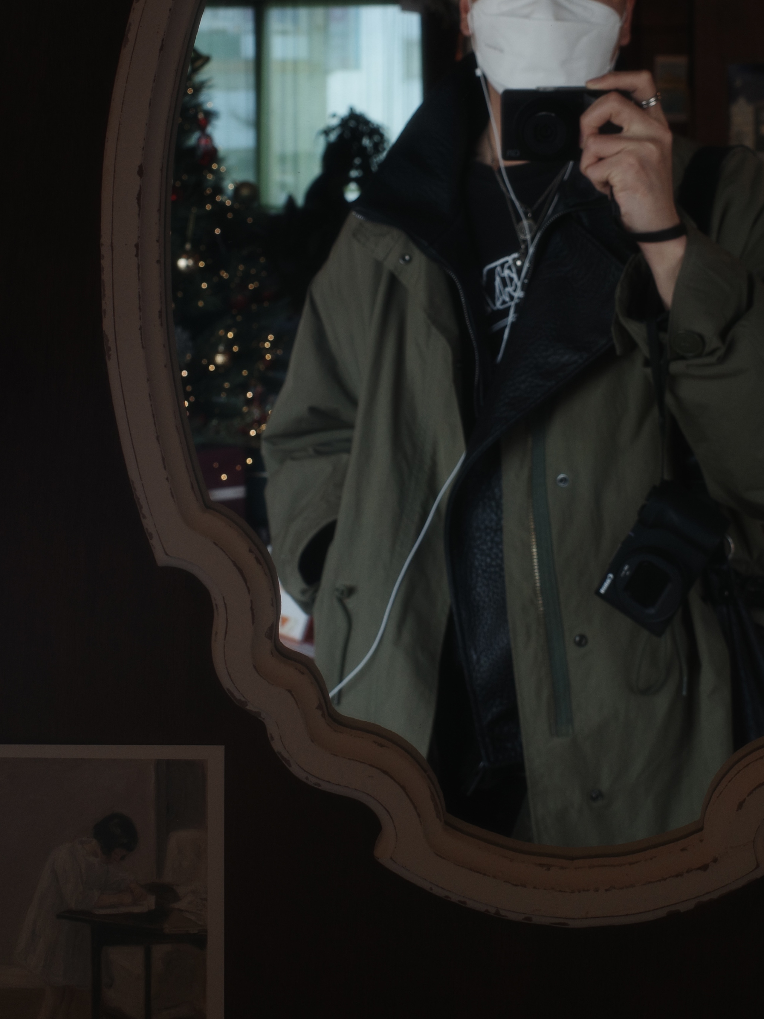 Zara Faux Leather Jacket Black, Supreme Reversible Faux Shearling Vest Brown - 24FW 착용 스타일 - 3