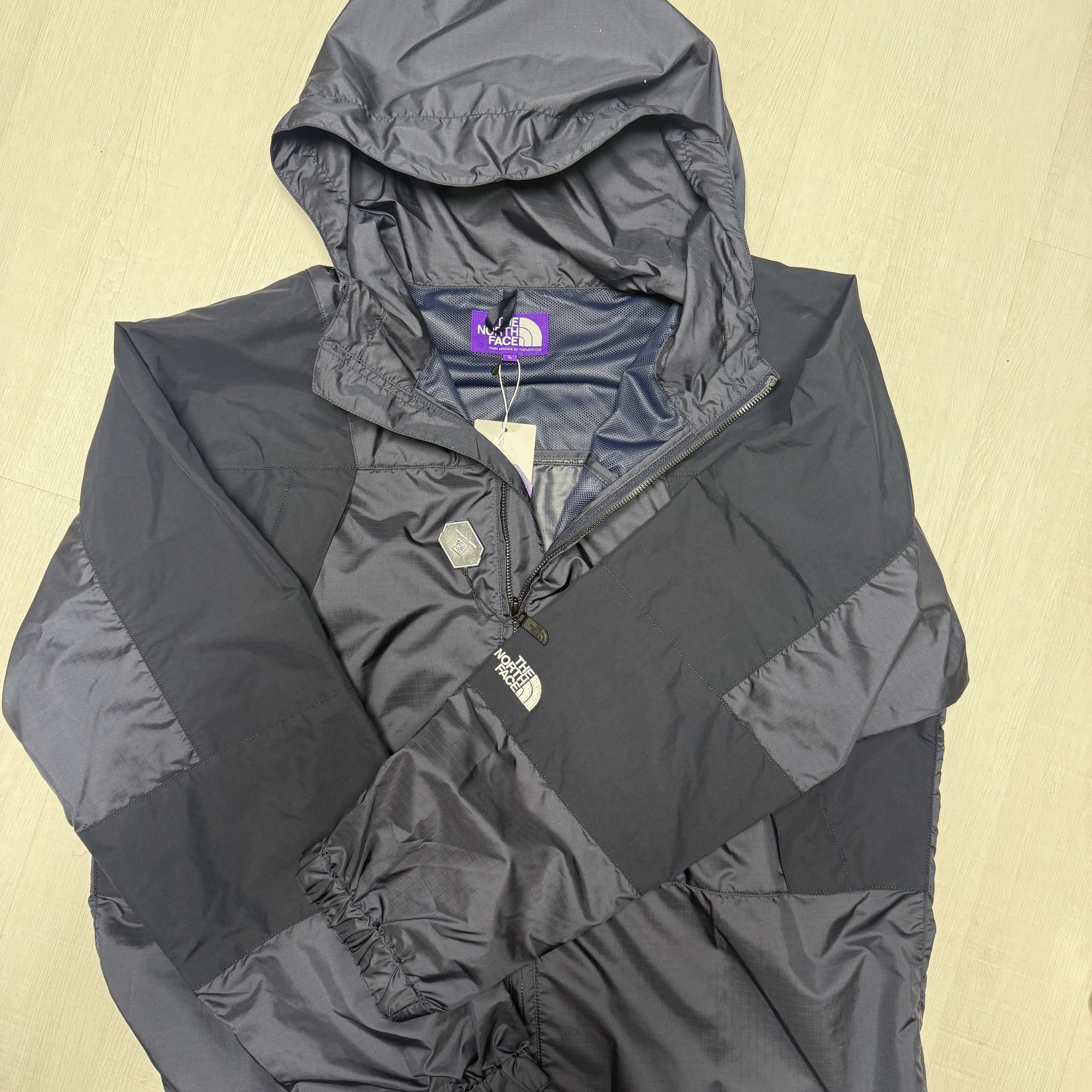 The North Face Purple Label x Beams Mountain Wind Parka Navy 착용 스타일