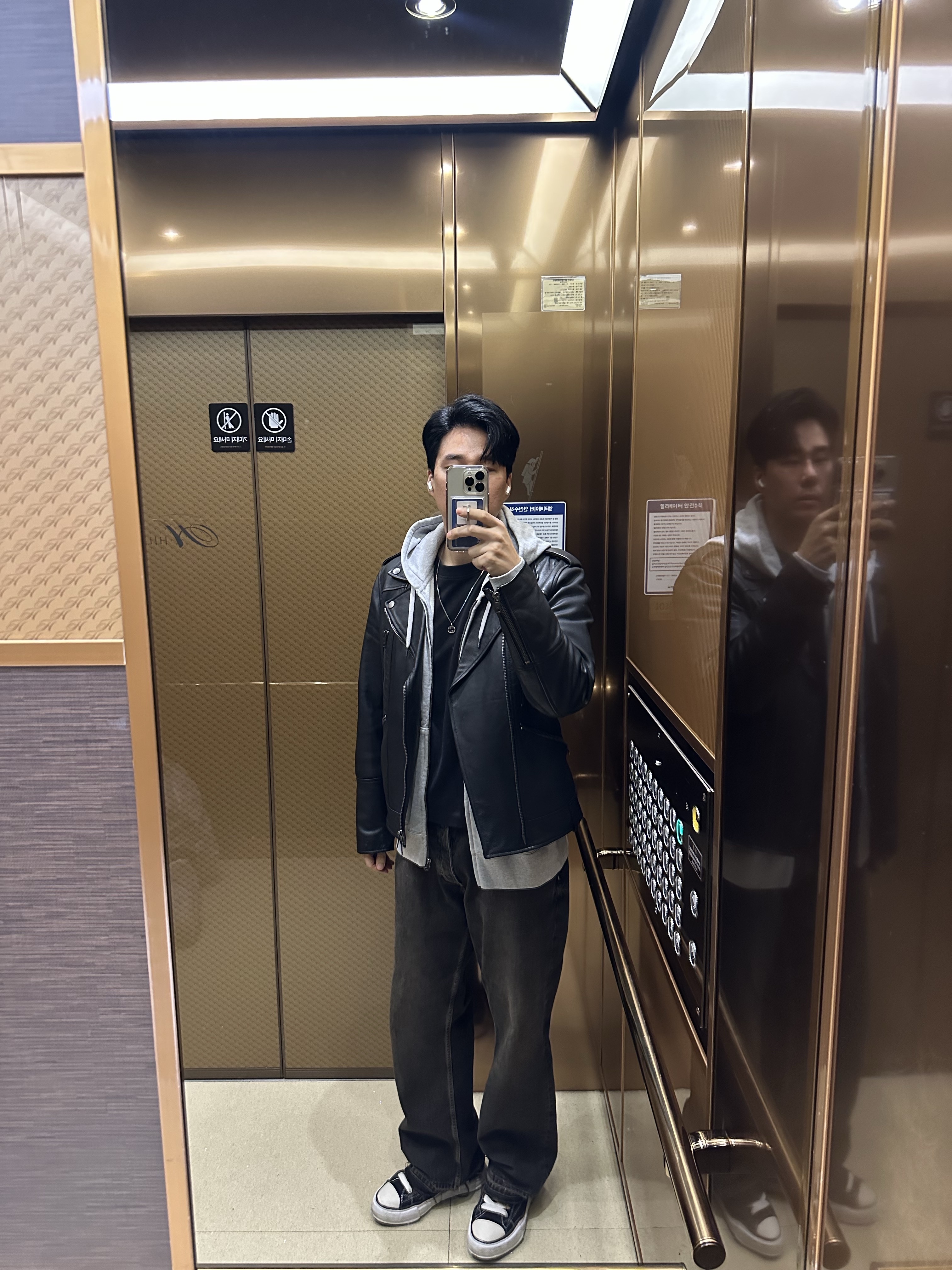 Maison Mihara Yasuhiro Peterson OG Sole Canvas Low Sneakers Black 착용 스타일