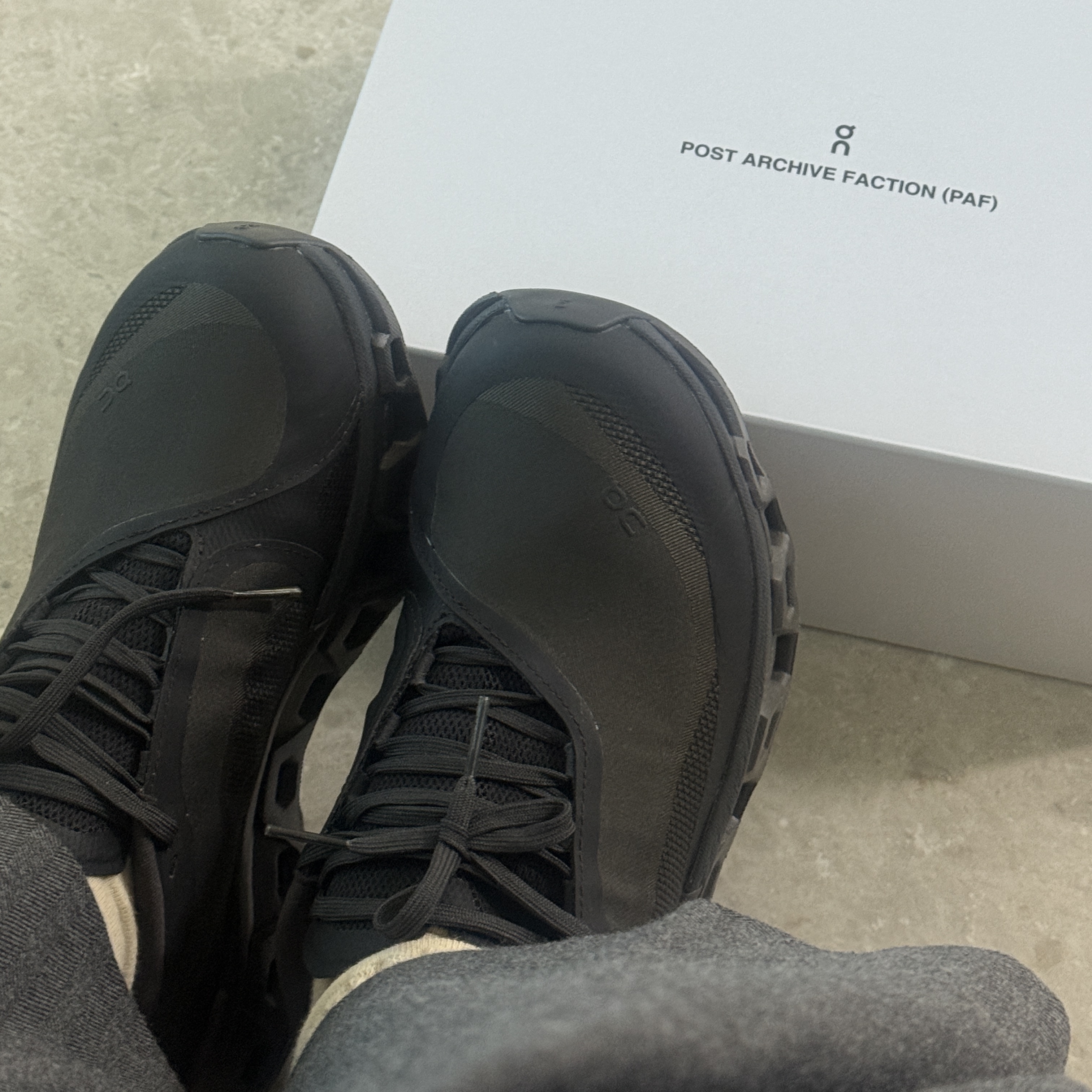(W) On Running x Post Archive Faction (Paf) Cloudmonster 2 Thorn Brown 착용 스타일 - 1
