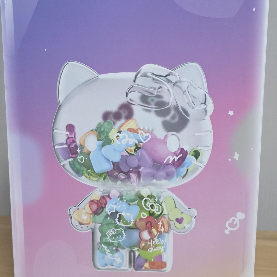 Pop Mart Hello Kitty 50th Anniversary Big Figure 착용 스타일 - 4