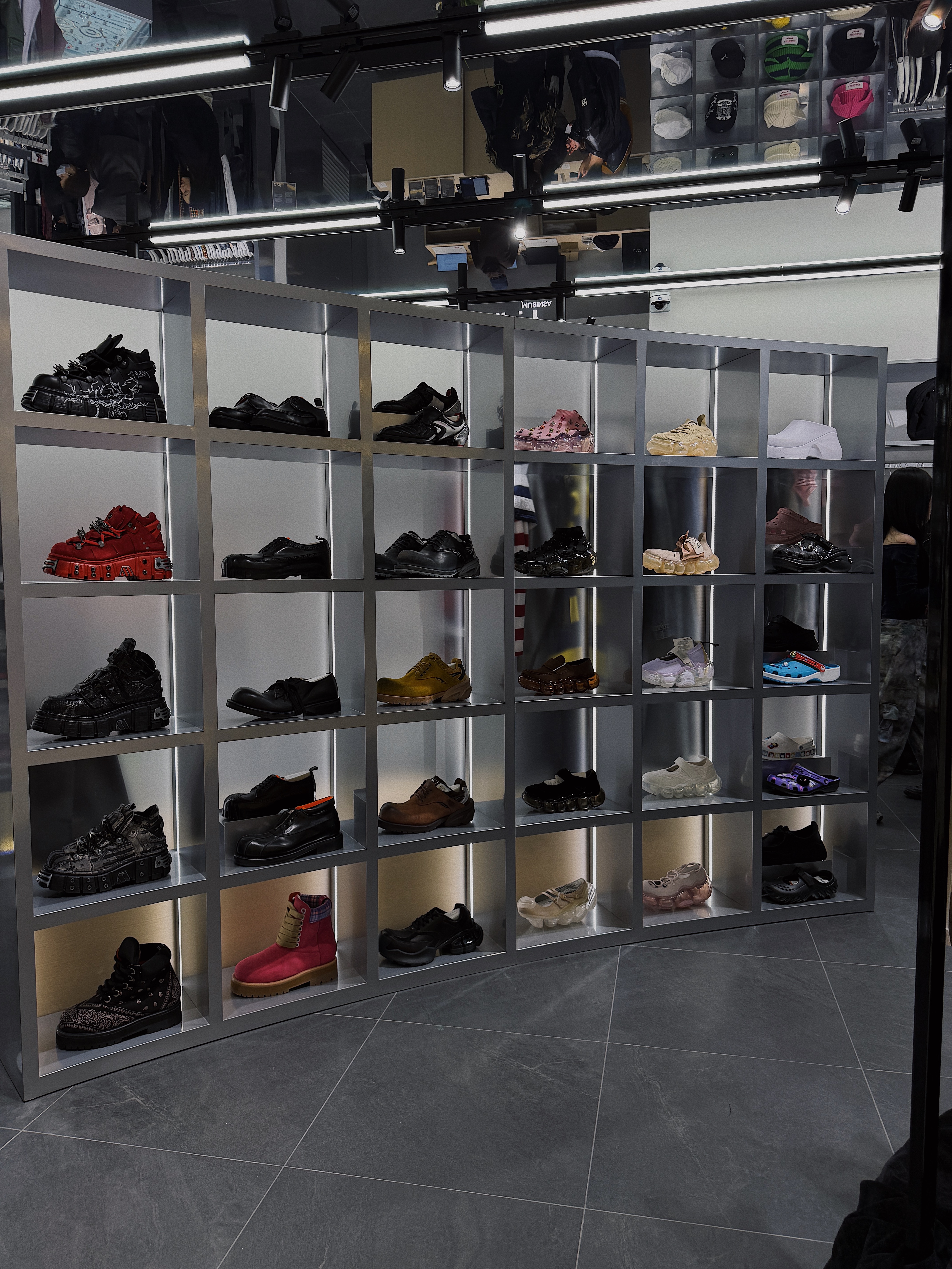 Protocol Index Biker Cargo Denim Pants Black, Balenciaga Combat Strike 20mm Boots Black 착용 스타일 - 3