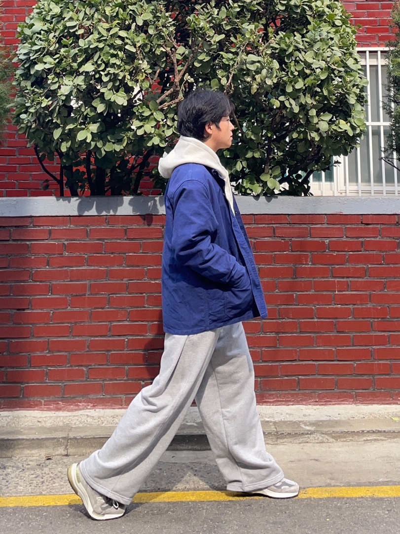 Undermycar Mu.161 Classic Logo Regular Fit Sweatpants Melange Gray, New Balance 992 Made in USA Grey - D Standard 착용 스타일 - 3