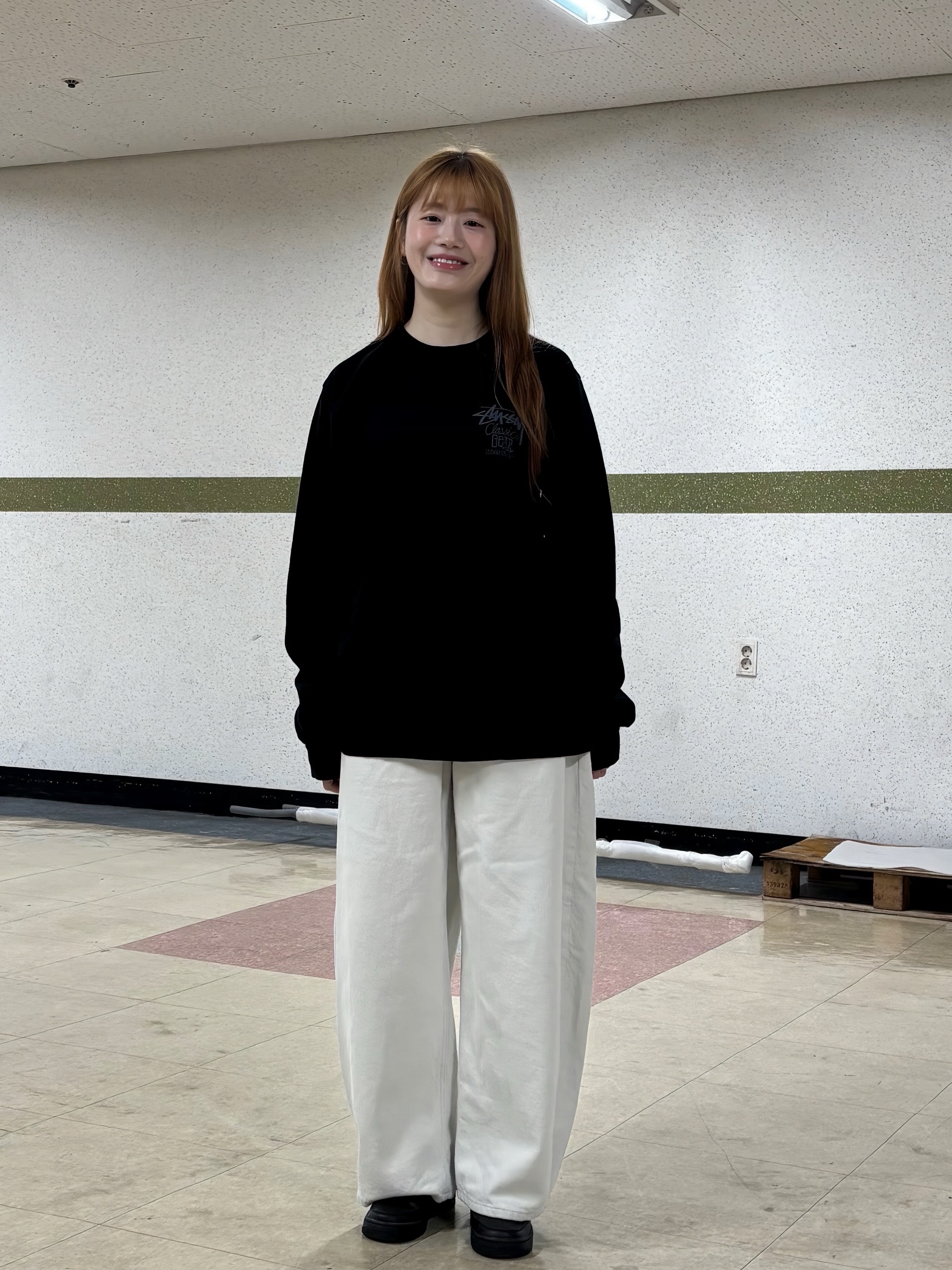 Stussy Classic Gear Pigment Dyed LS T-Shirt Black, (W) Nike Air Force 1 '07 Low Triple Black 착용 스타일 - 7