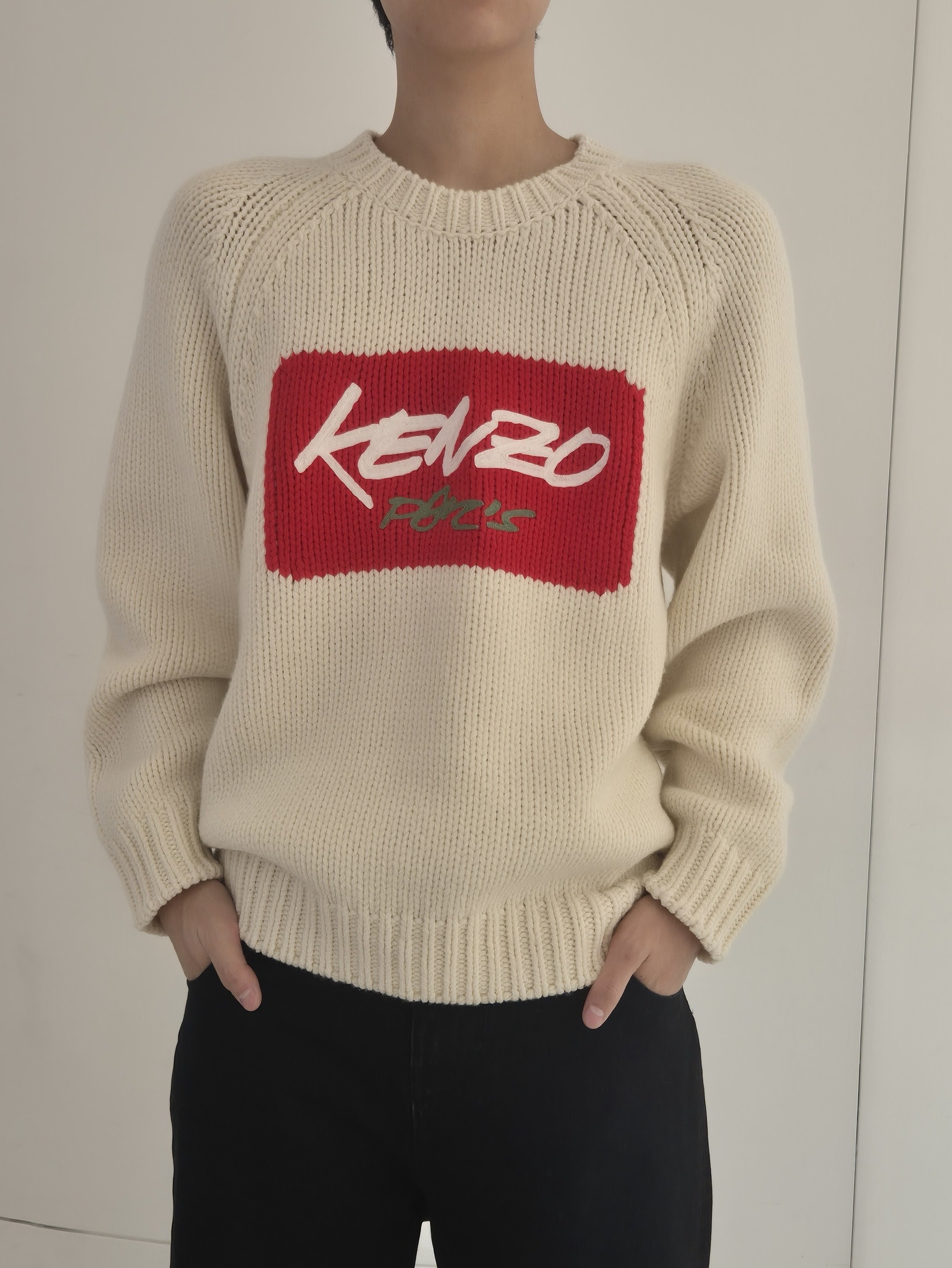 Kenzo x Futura 2000 Jumper Off White - 25FW 착용 스타일 - 1