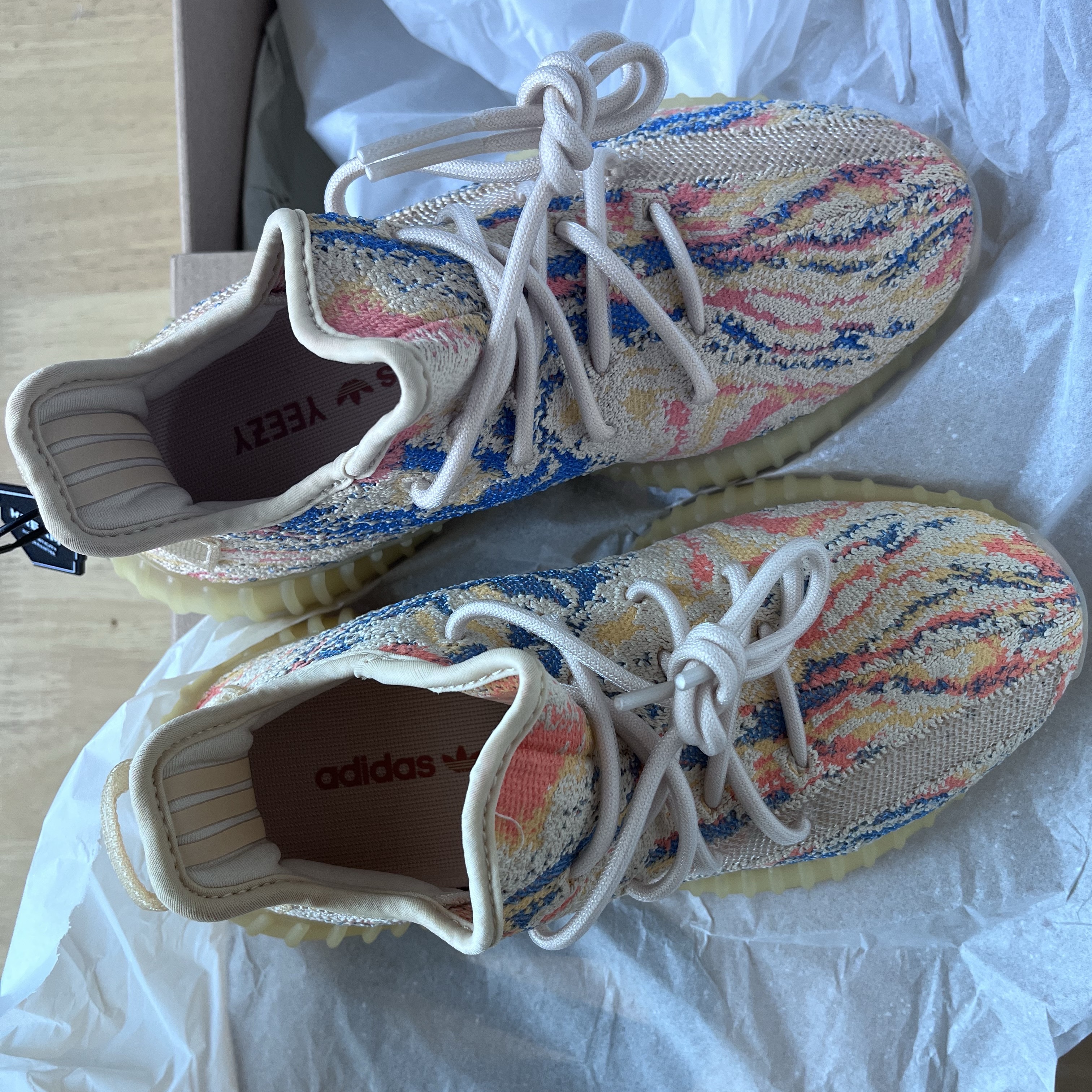 Adidas Yeezy Boost 350 V2 MX Oat 착용 스타일 - 2