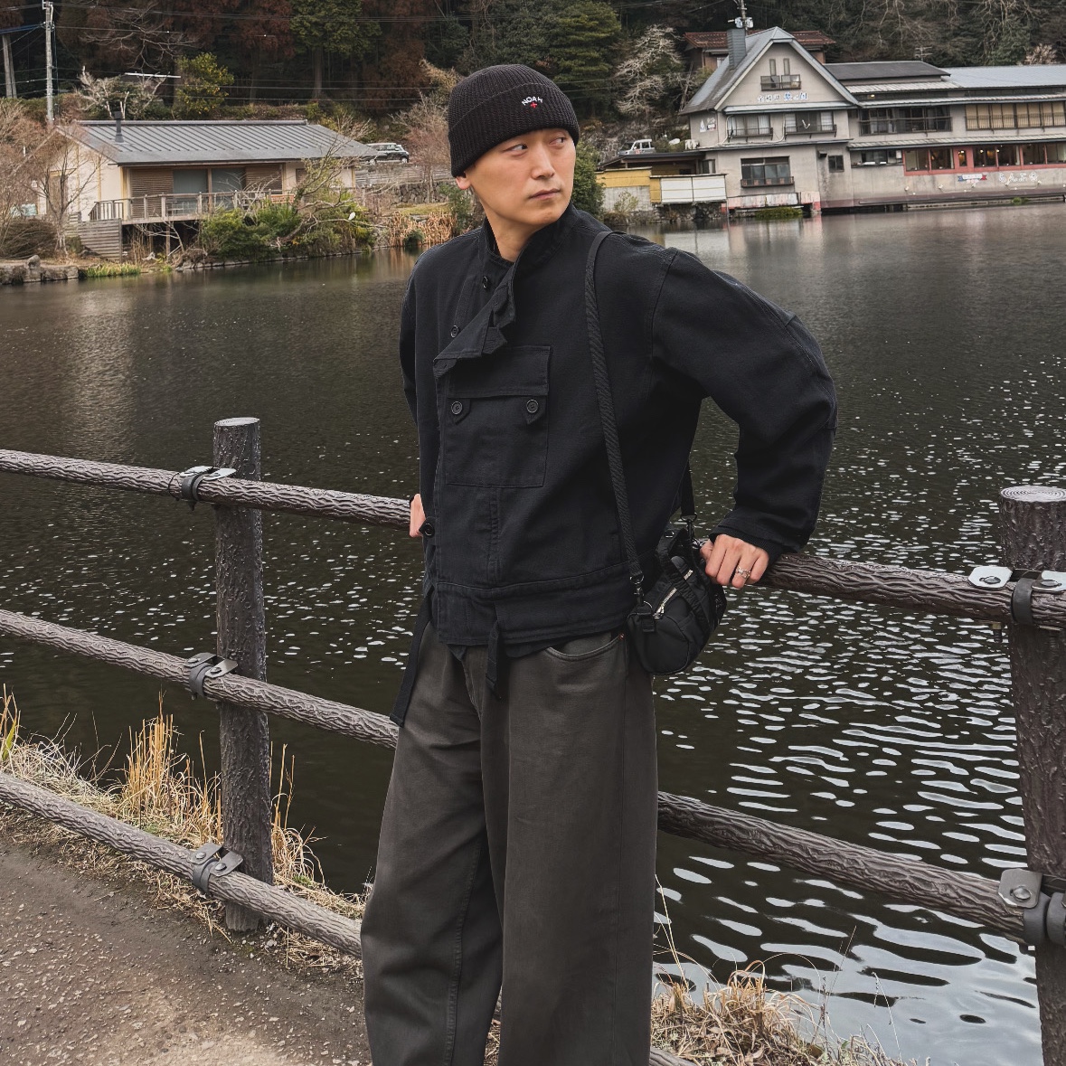 Noah Core Logo Beanie Black 착용 스타일 - 1