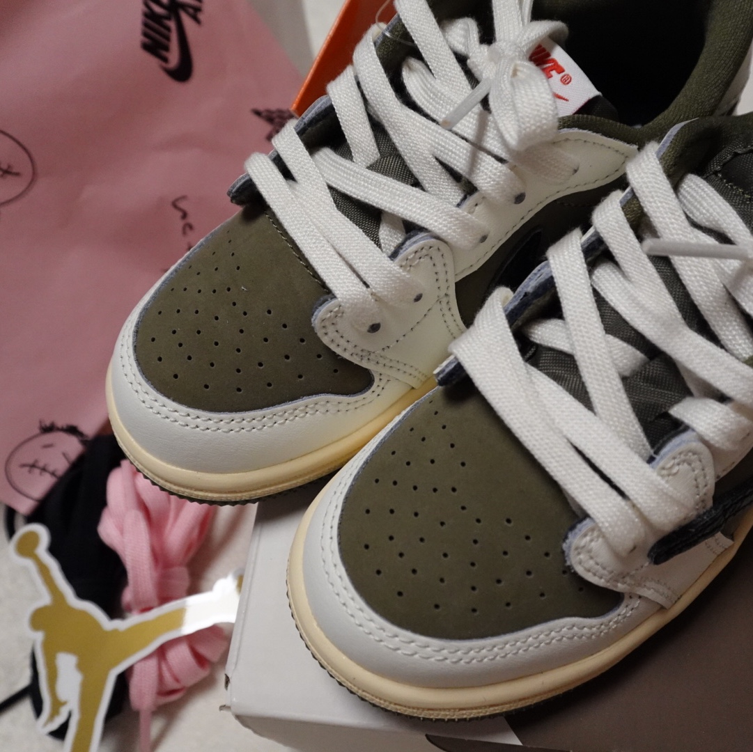 (TD) Jordan 1 x Travis Scott Retro Low OG SP Reverse Olive 착용 스타일 - 1