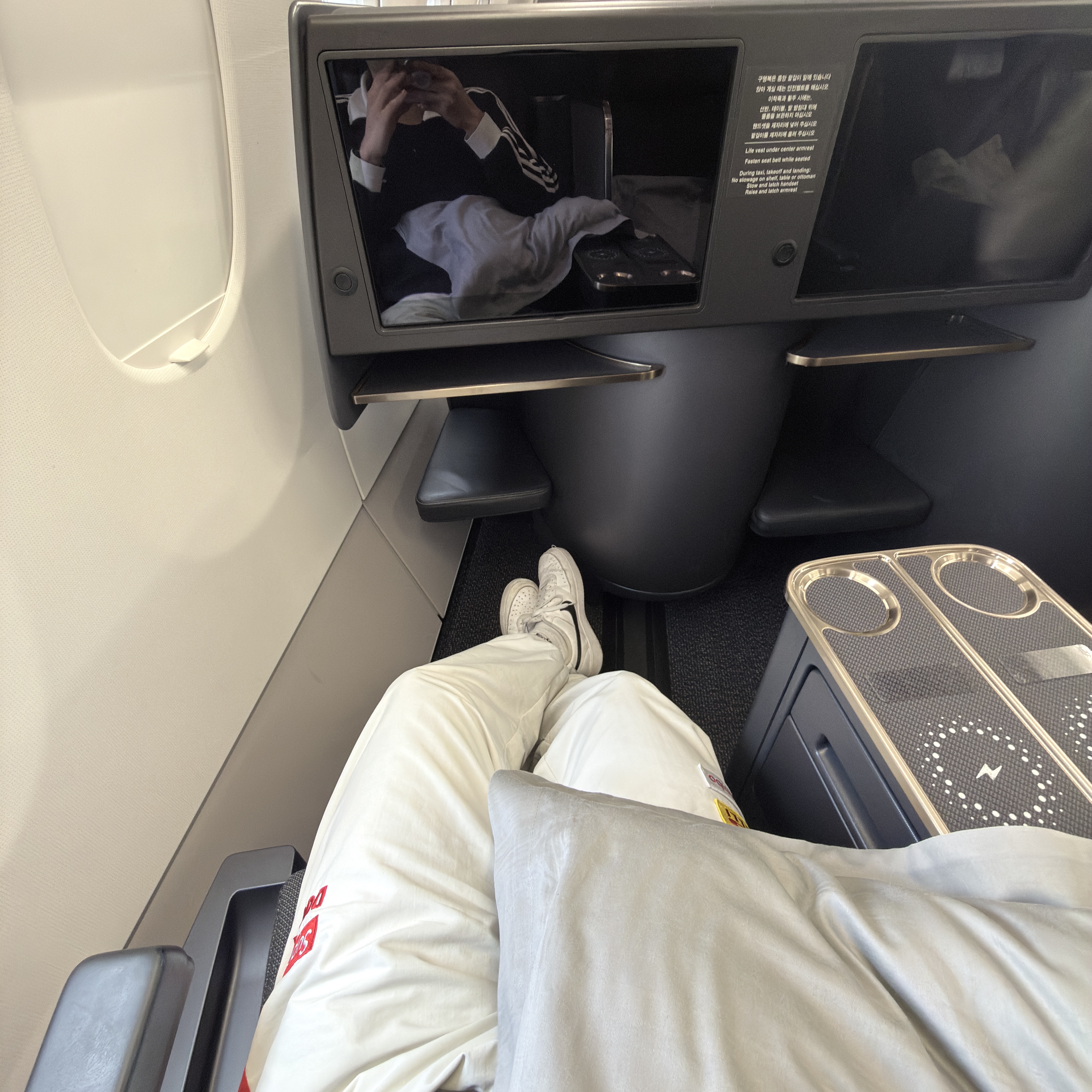 Supreme x Ducati Track Pants Light Grey - 24SS, Adidas Waffle Beckenbauer Track Top Black - KR Sizing 착용 스타일