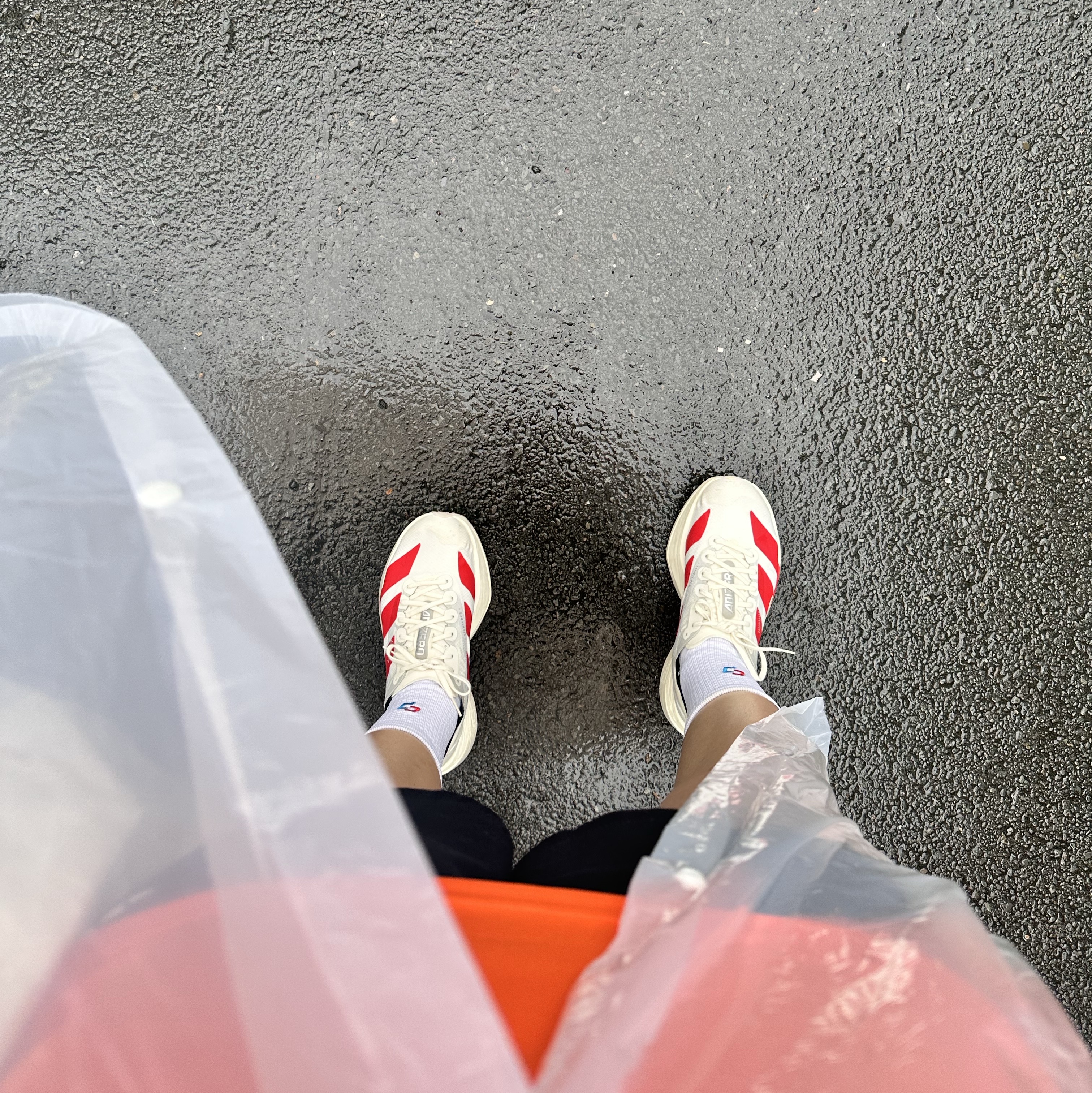 Adidas Adizero Adios Pro 4 Off White Better Scarlet 착용 스타일