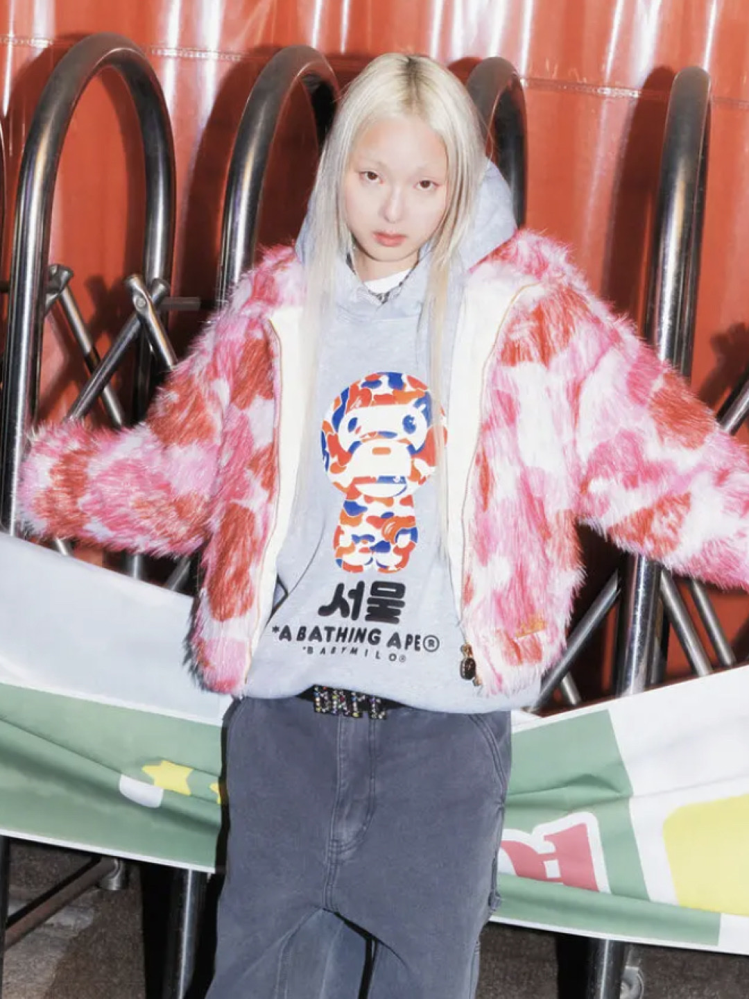 BAPE College Relaxed Fit T-Shirt White - Korea Exclusive, BAPE Full Zip Shark Hoodie Multi - Korea Exclusive μ°©μ© μ€νμΌ - 4