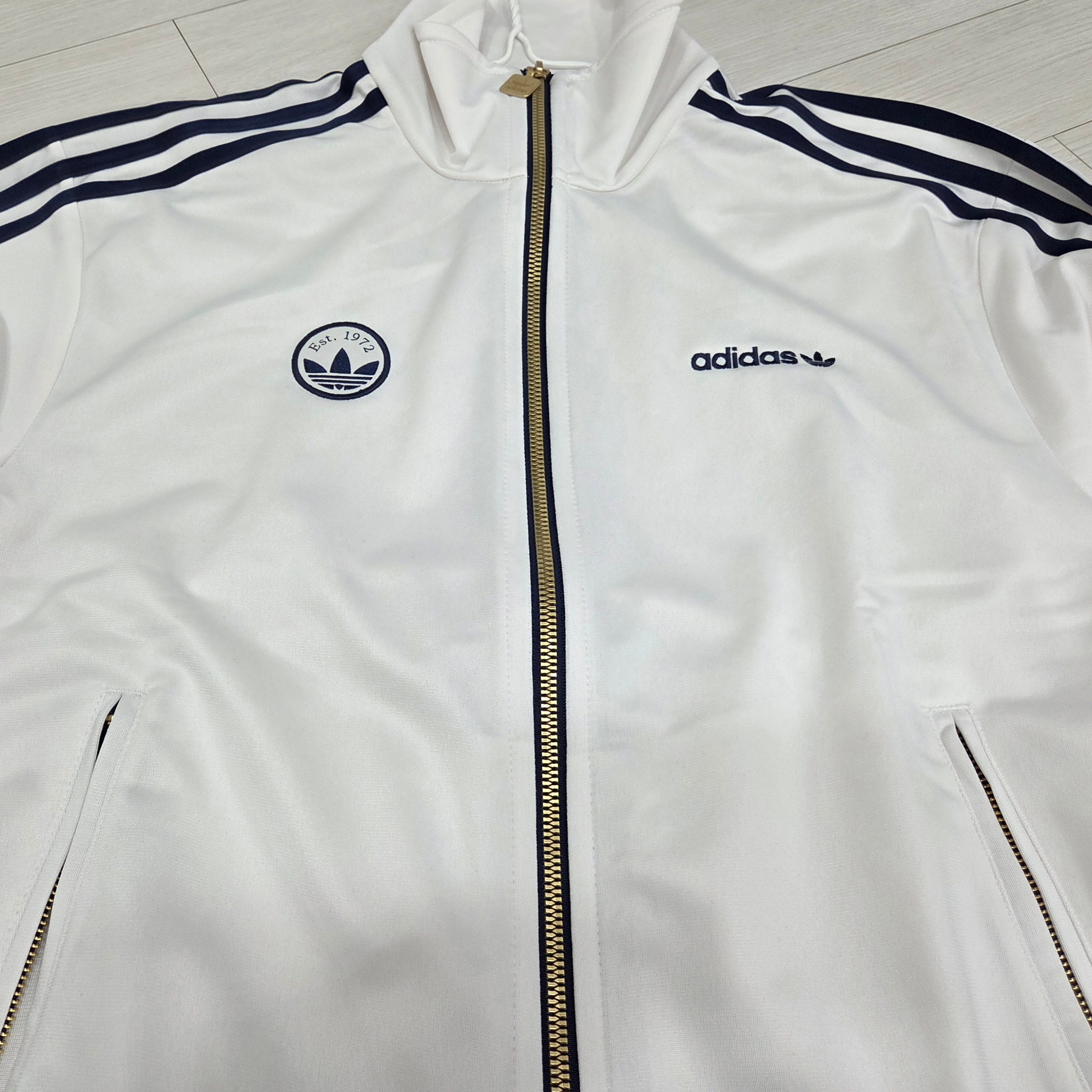 (W) Adidas Firebird Badge Track Top Cloud White - KR Sizing 착용 스타일