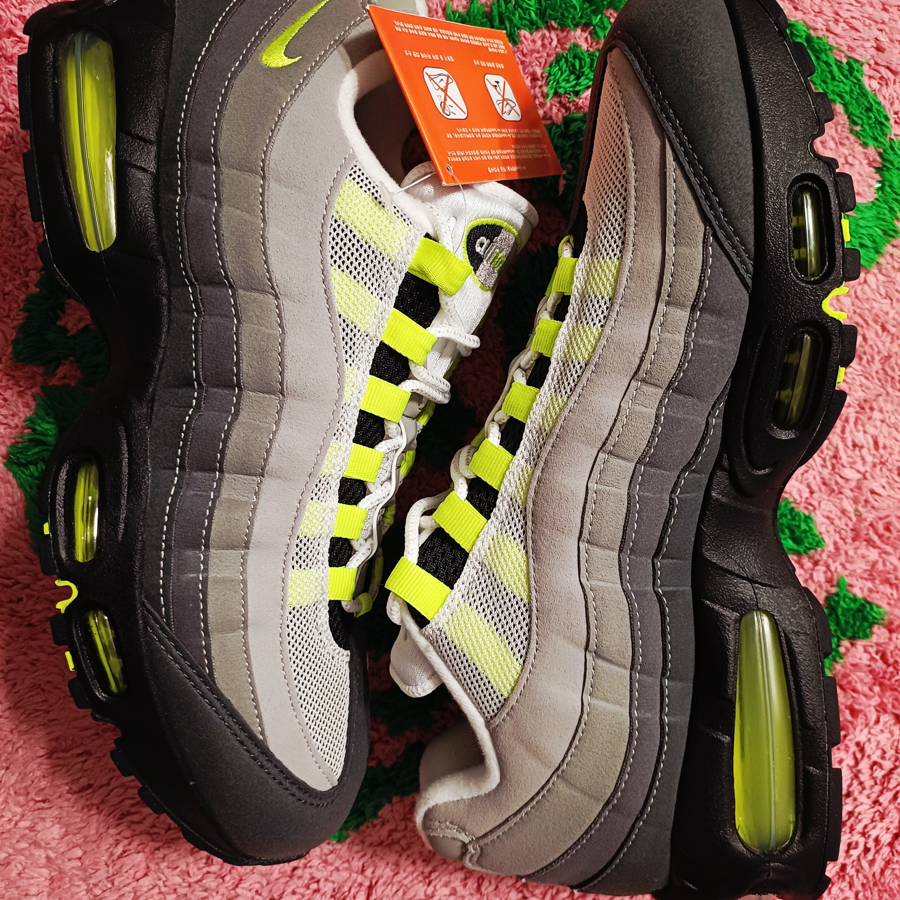 Nike Air Max 95 OG Neon 착용 스타일 - 3