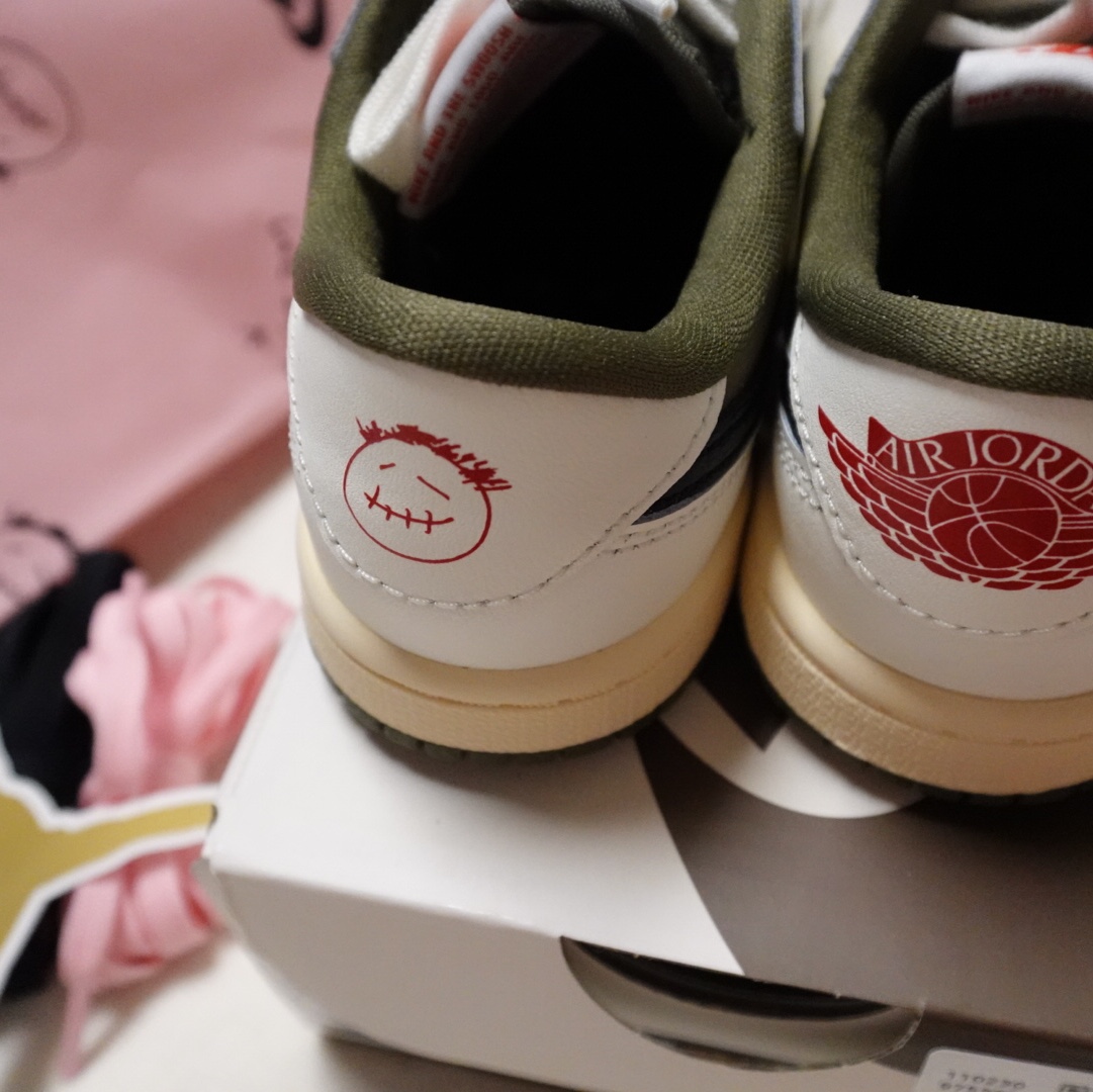 (TD) Jordan 1 x Travis Scott Retro Low OG SP Reverse Olive 착용 스타일 - 2