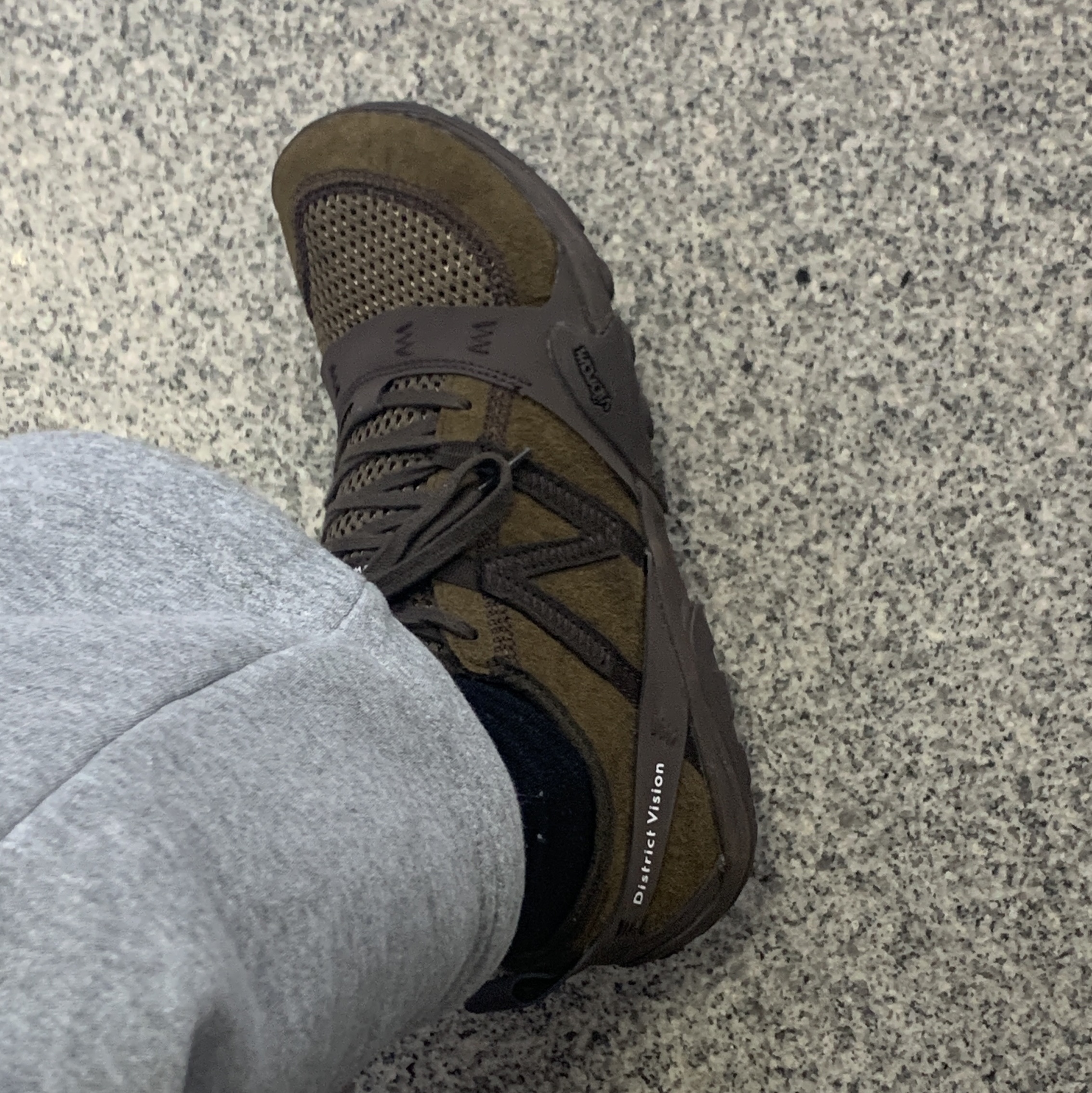 New Balance x District Vision MT10O Desert Palm 착용 스타일