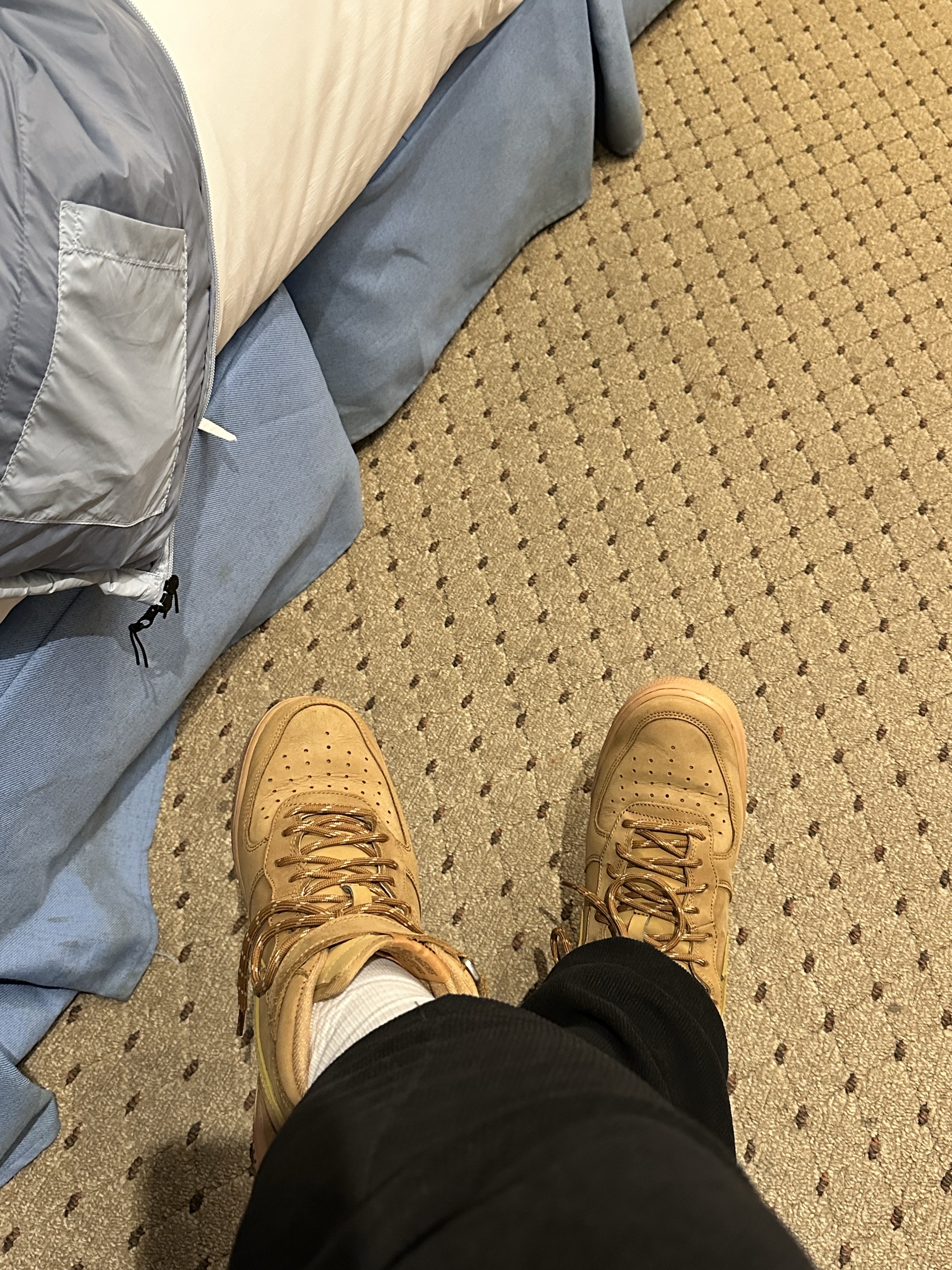Nike Air Force 1 Mid '07 WB Flax 착용 스타일