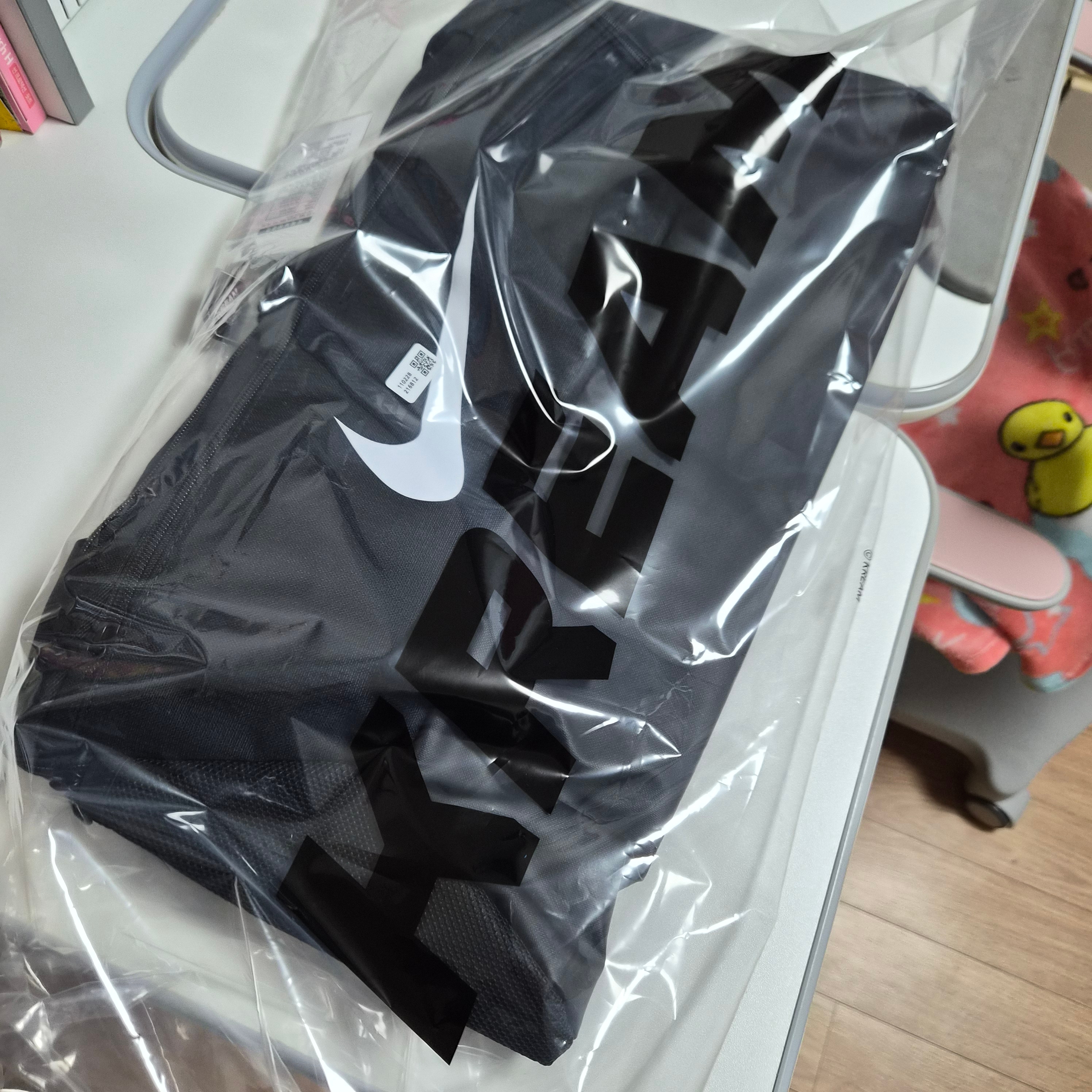 Nike Brasilia 9.5 Training Duffle Bag Small 41L Black 착용 스타일