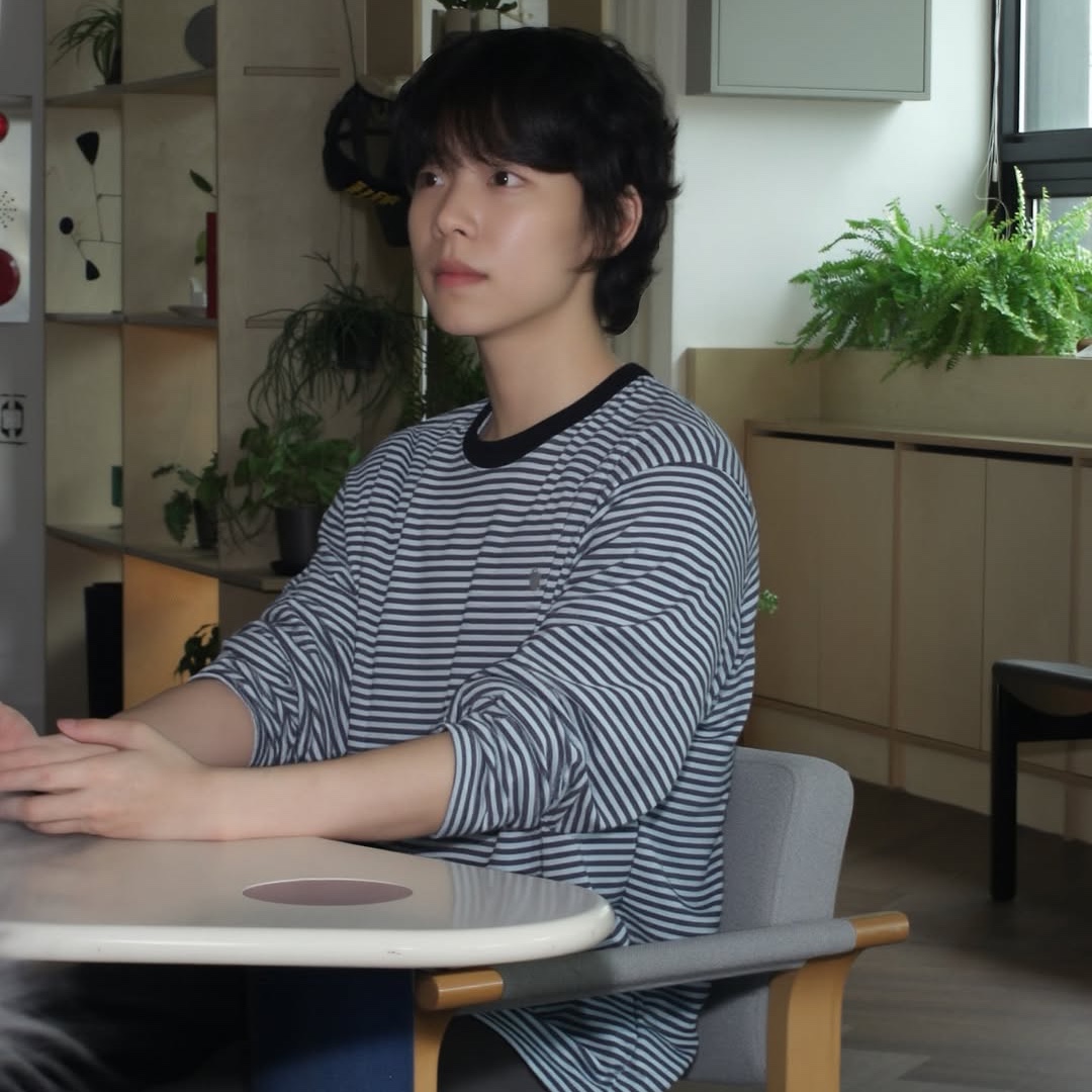 SLOW RECORD HOUSE Stripe Long Sleeve Blue 착용 스타일 - 1