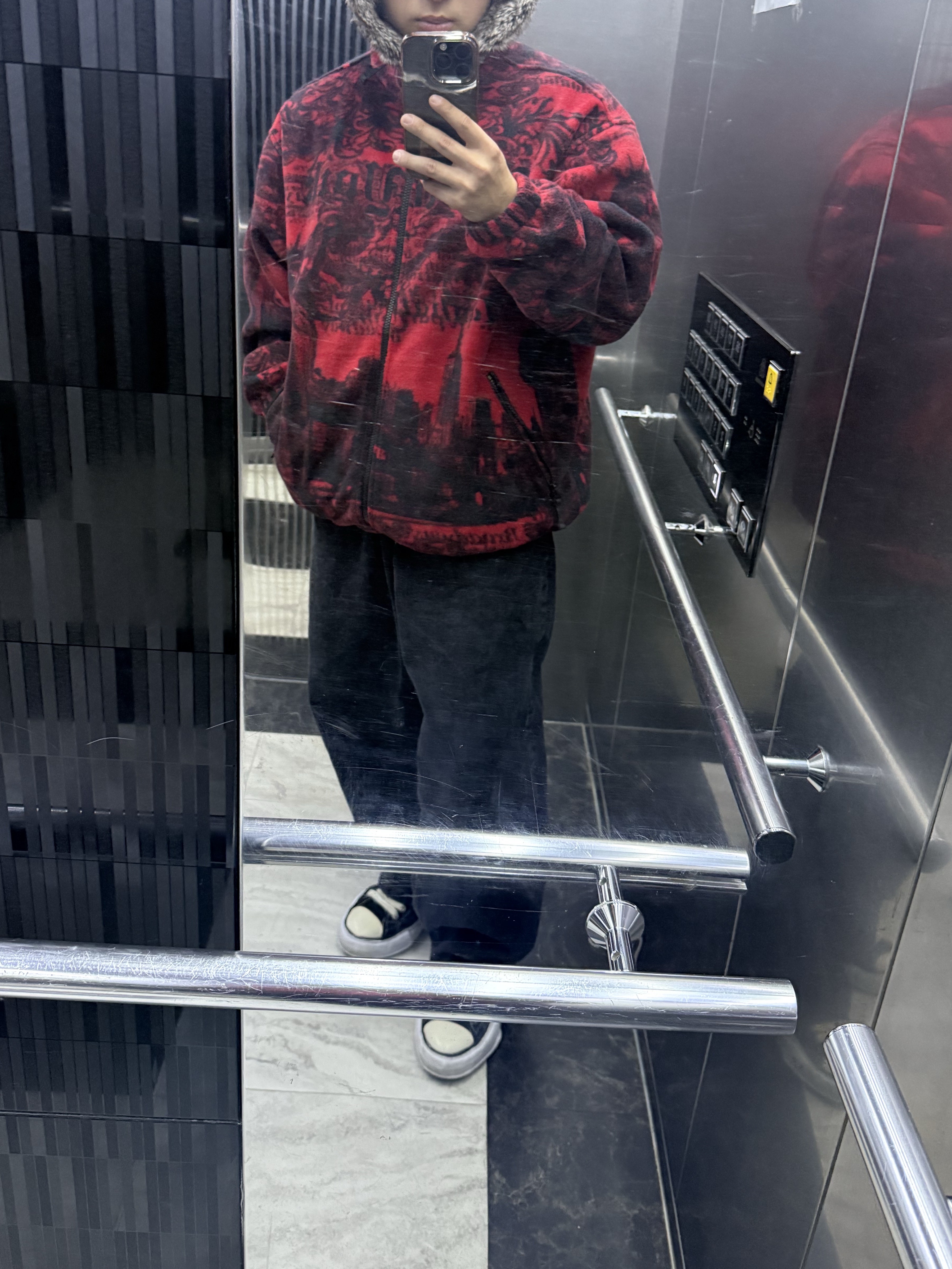 Supreme New York Fleece Jacket Red - 25FW, Maison Mihara Yasuhiro Peterson OG Sole Canvas High-top Sneakers Black 착용 스타일