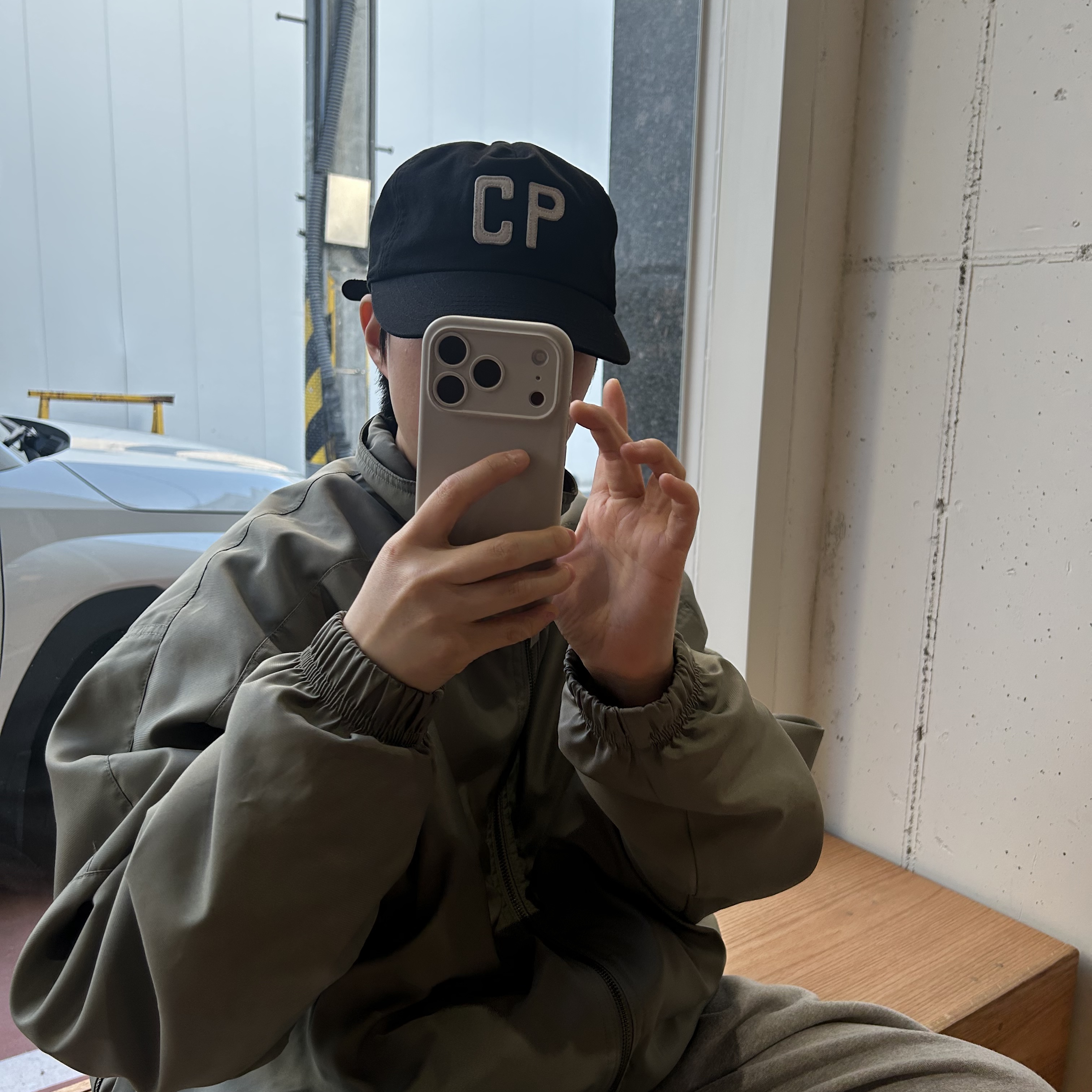 Collect Pieces CP 5 Panel Cap Black, Nike NRG Solo Swoosh Satin Bomber Jacket Light Army - Asia 착용 스타일