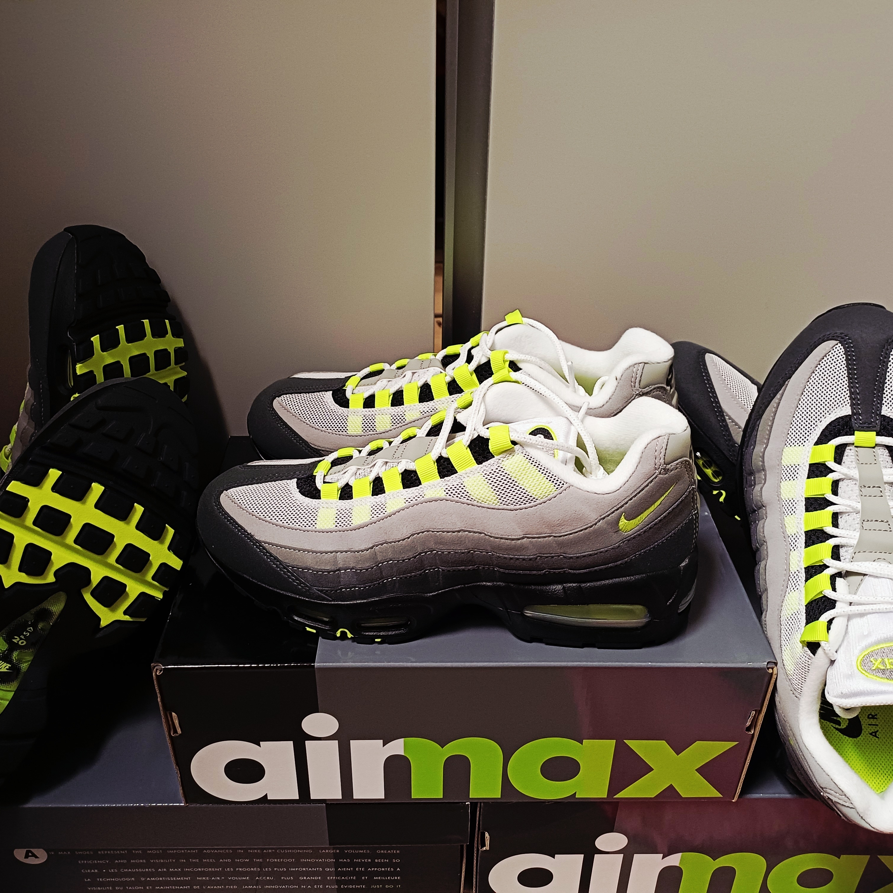 Nike Air Max 95 OG Neon 착용 스타일 - 1