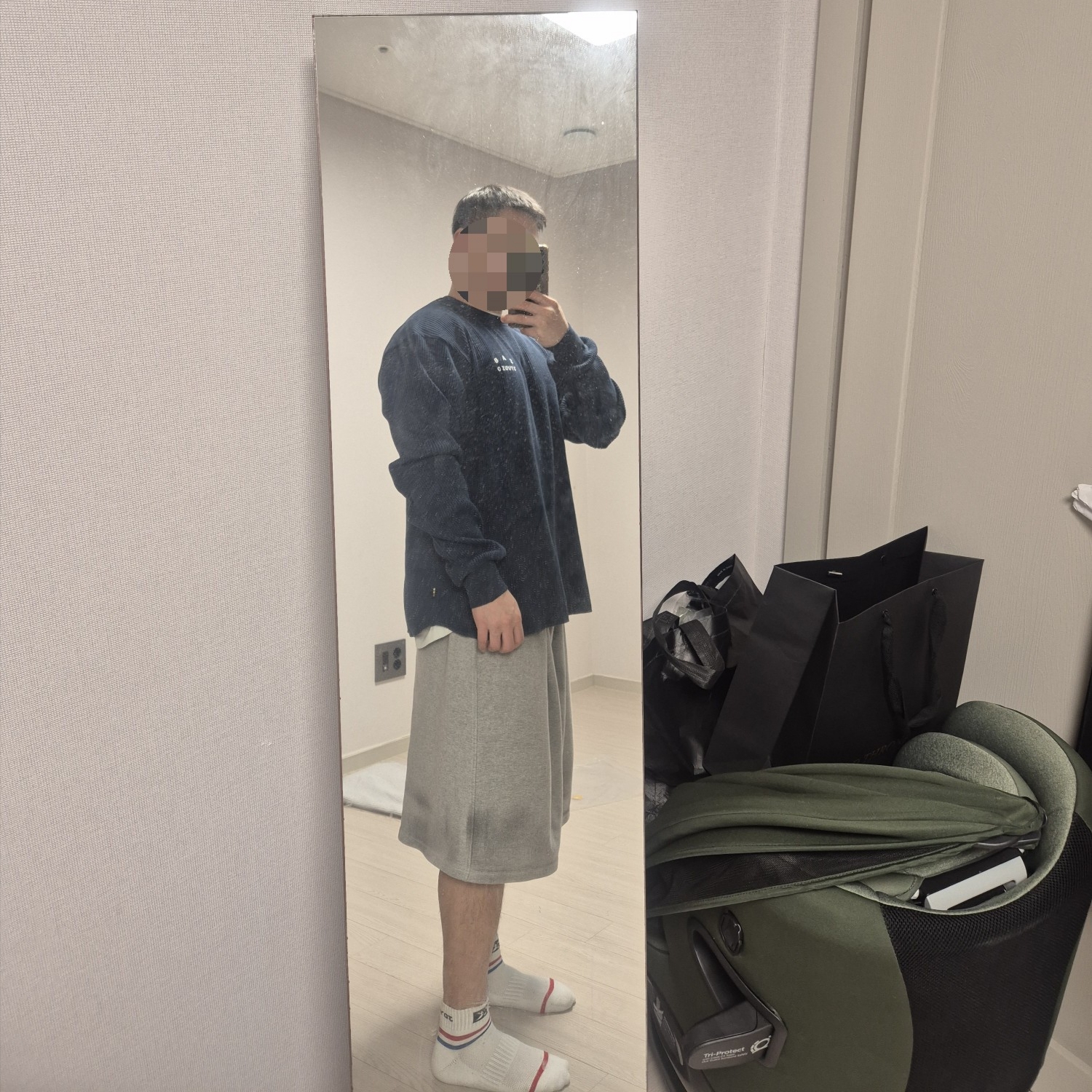IAB Studio IAB Waffle Long Sleeve Navy 착용 스타일 - 2