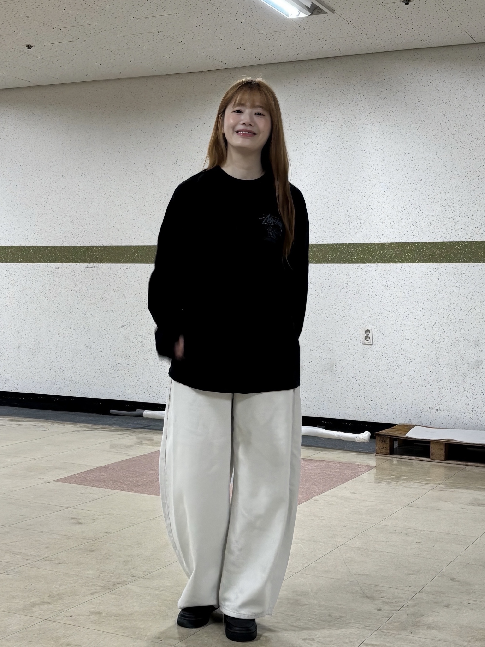 Stussy Classic Gear Pigment Dyed LS T-Shirt Black, (W) Nike Air Force 1 '07 Low Triple Black 착용 스타일 - 6