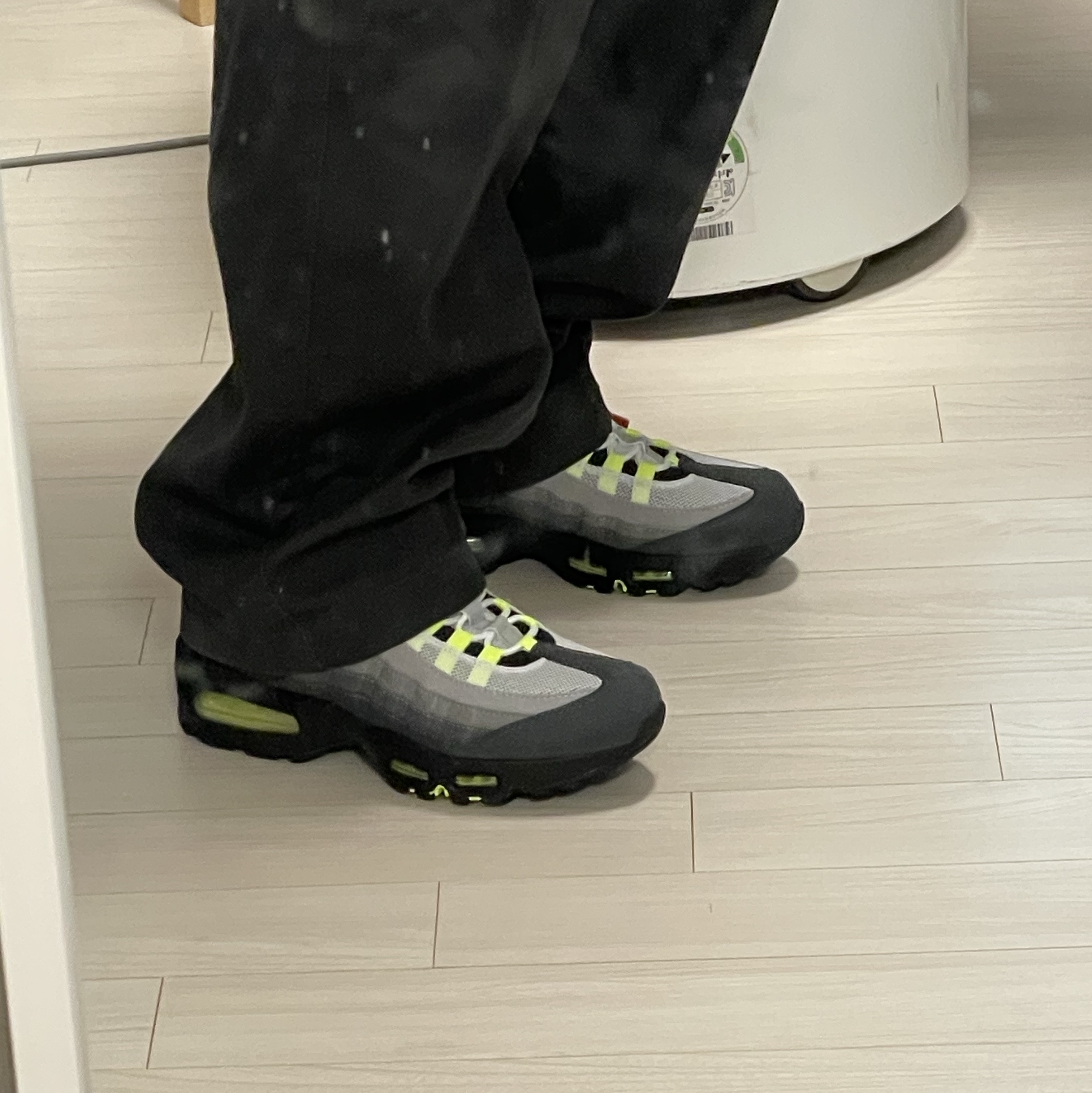 Nike Air Max 95 OG Neon 착용 스타일 - 4