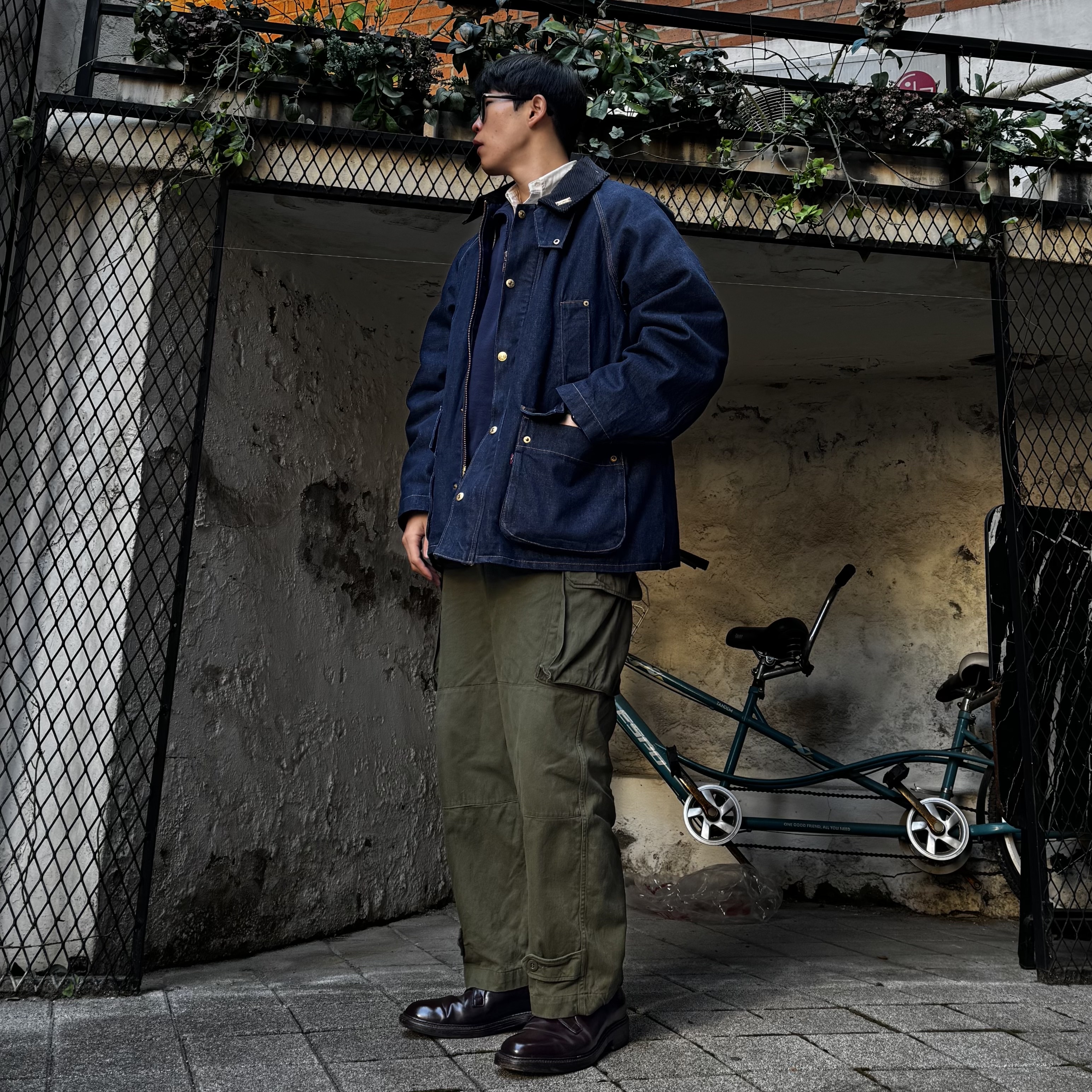 Levi's x Barbour Oversized Bedale Jacket Dark Rinsed Denim, Alden 990 Cordovan Plain Toe Blucher Oxford Burgundy - E 착용 스타일 - 2