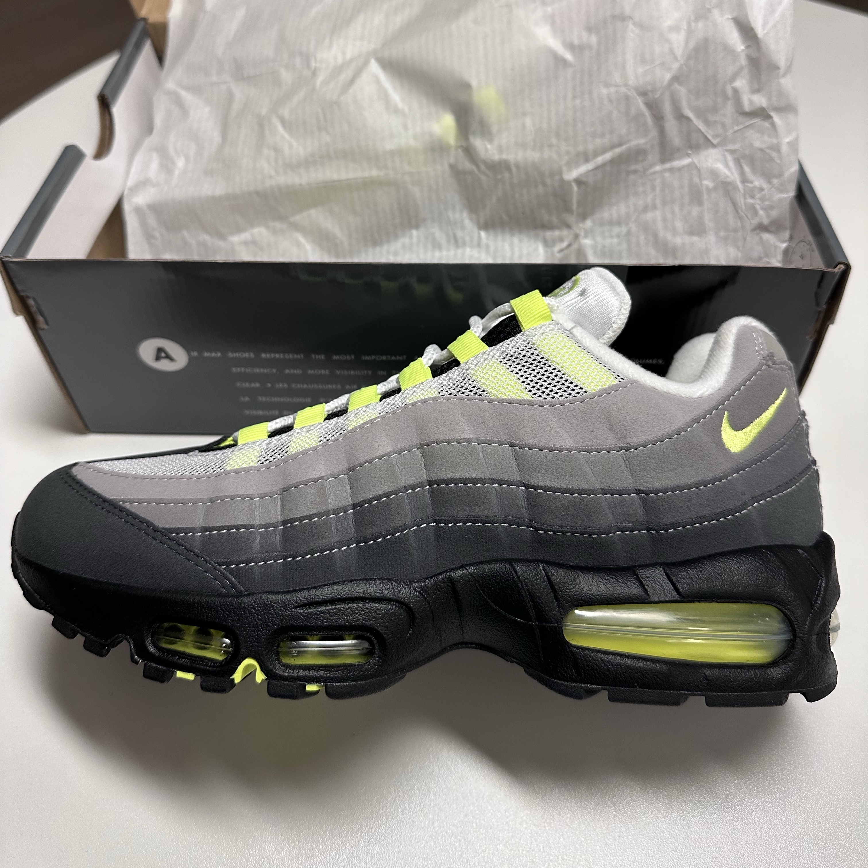 Nike Air Max 95 OG Neon 착용 스타일