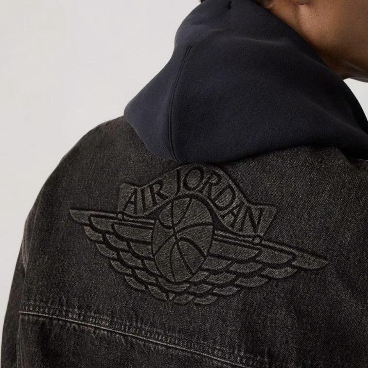 Levi's x Jordan Type III Trucker Black 착용 스타일 - 2
