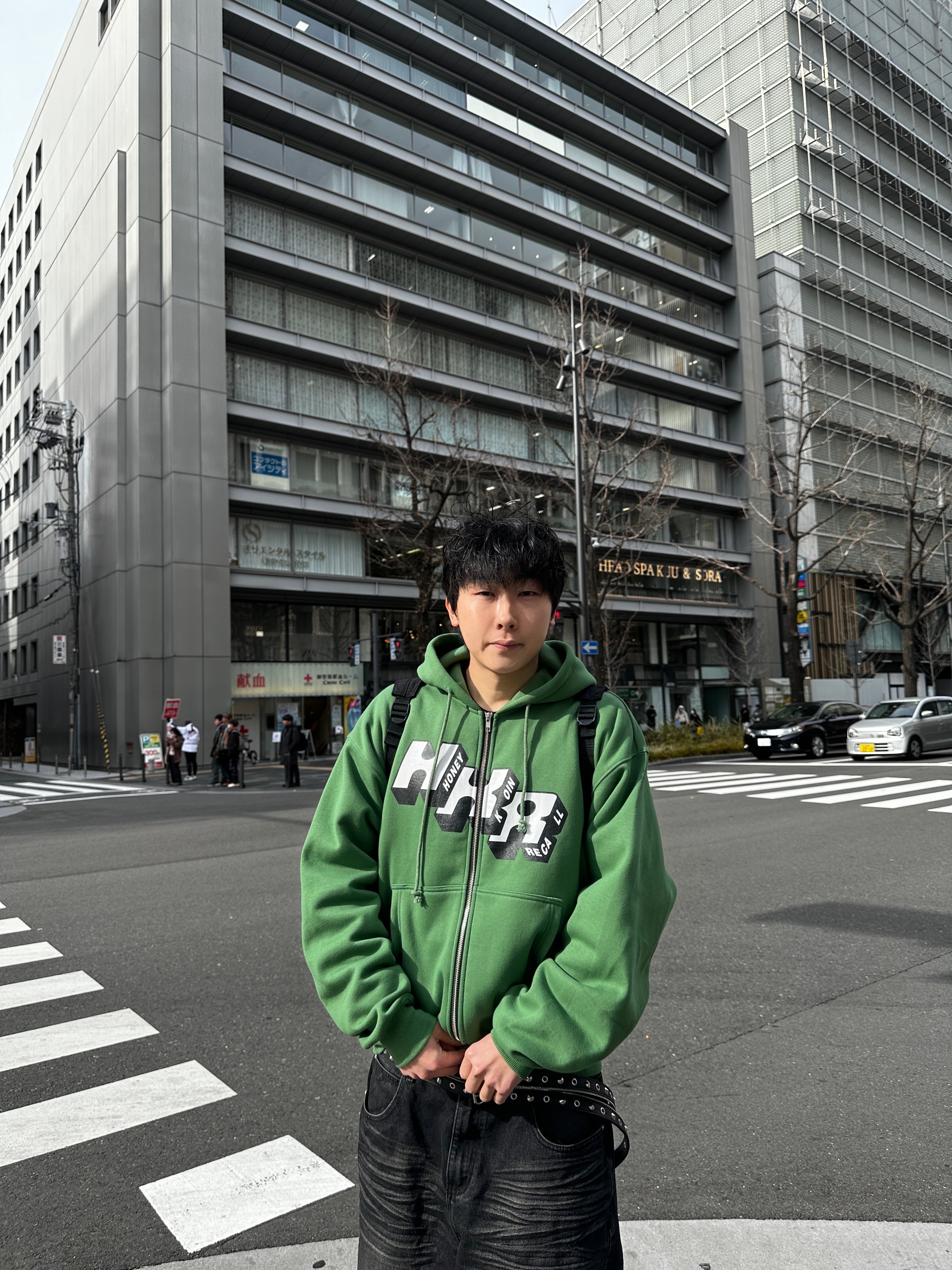 Honey Scoop House HKR Logo Zip Up Hooded Sweatshirt Green 착용 스타일 - 3