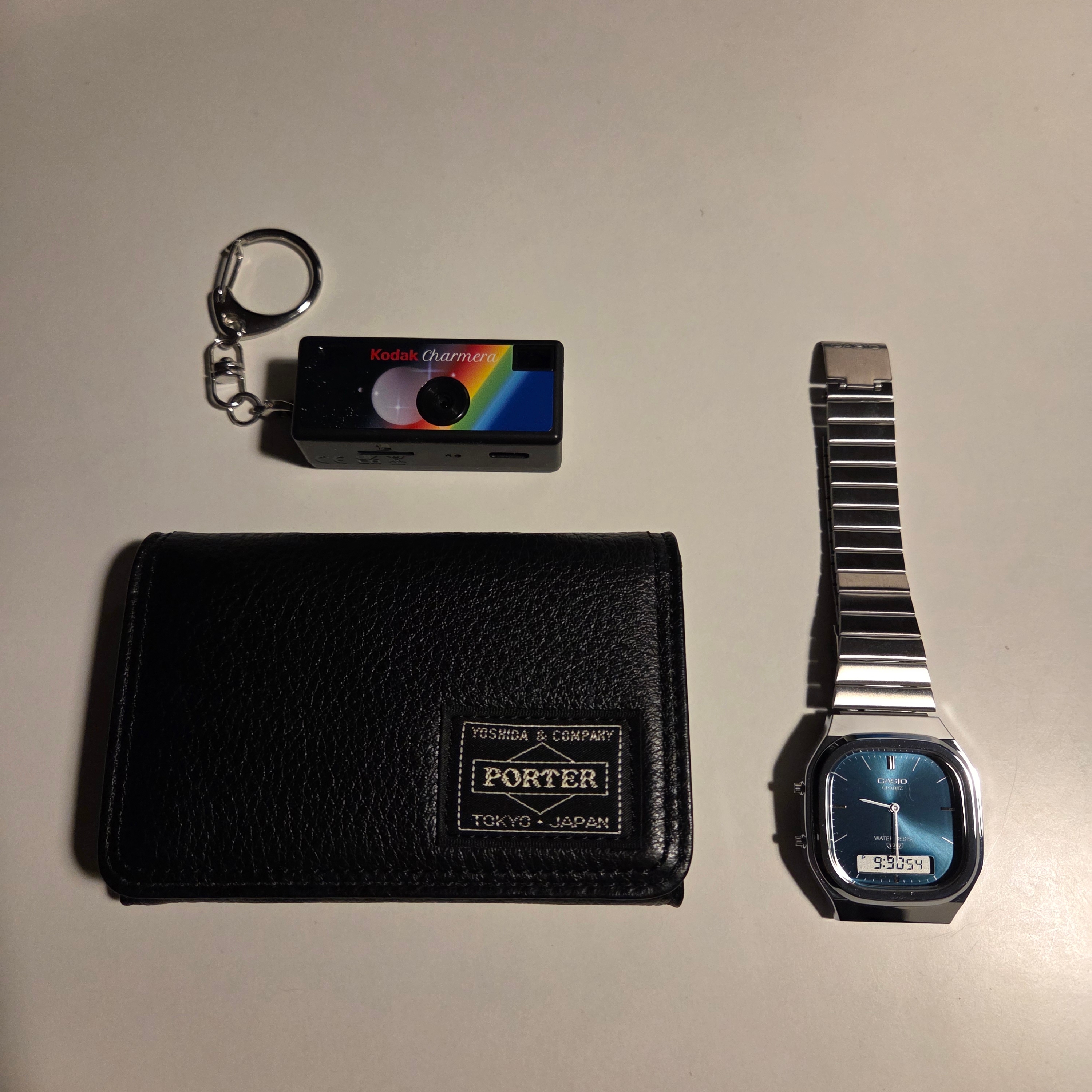 Casio AQ-240E-3A, Porter Calm Card Case Black 착용 스타일