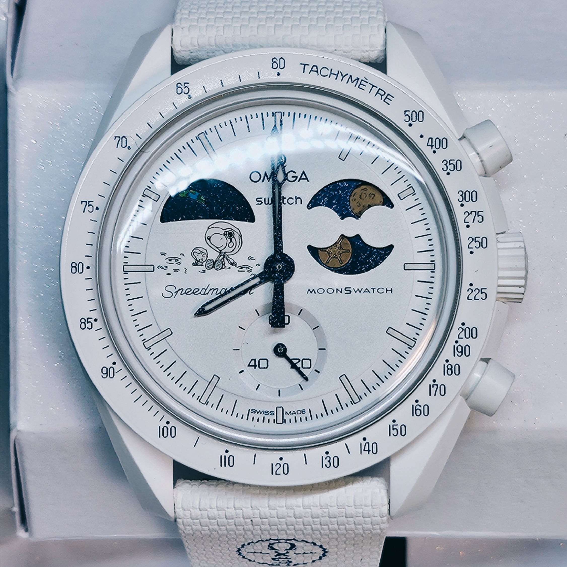 Swatch x Omega x Snoopy Bioceramic Moonswatch Mission To The Earthphase 42mm Moonshine Gold Cold Moon 착용 스타일 - 1