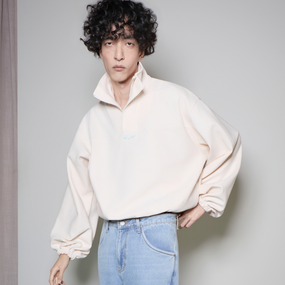 디스이즈파인 쿼터 집업 벌룬 풀오버 스웻셔츠 크림(THIS IS FINE Quarter-Zip Balloon Pullover Sweatshirt Cream) - 2