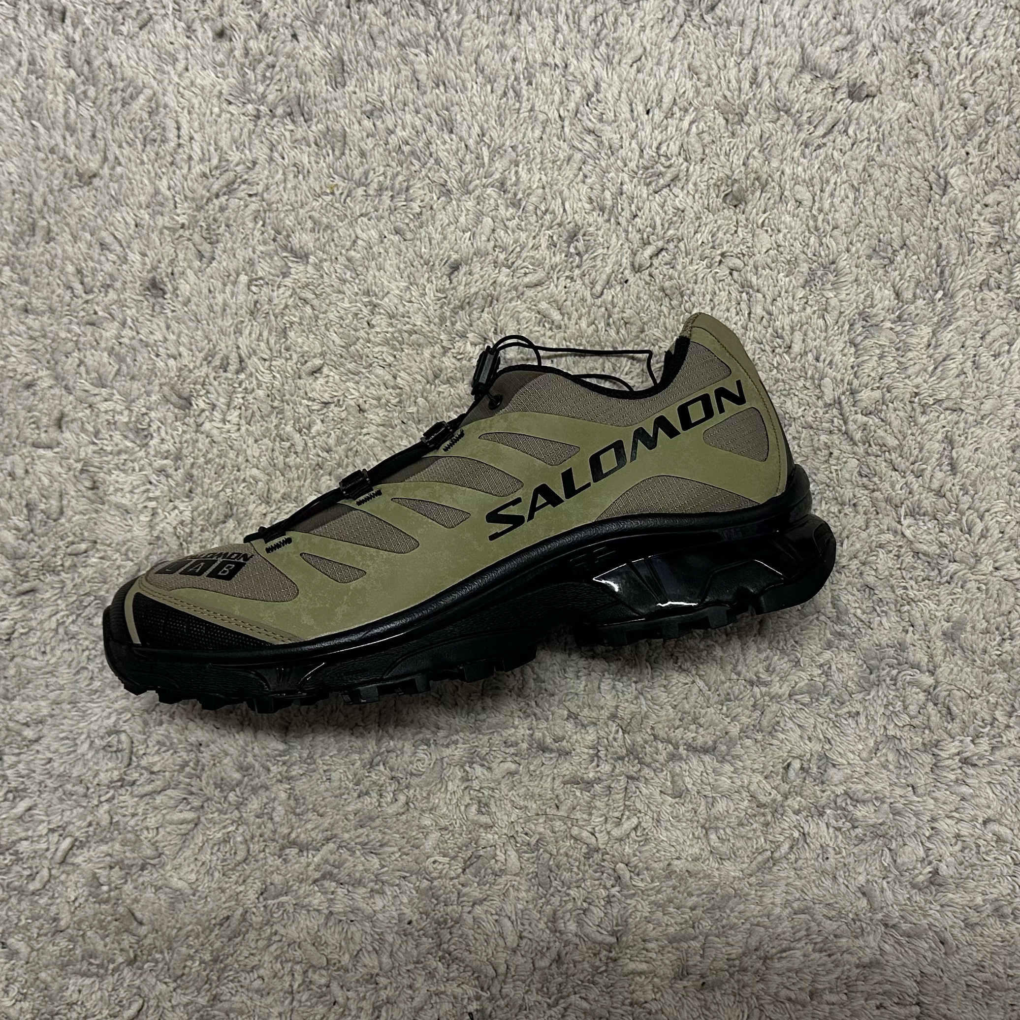 Salomon XT-4 OG Protective Aloe Black 착용 스타일