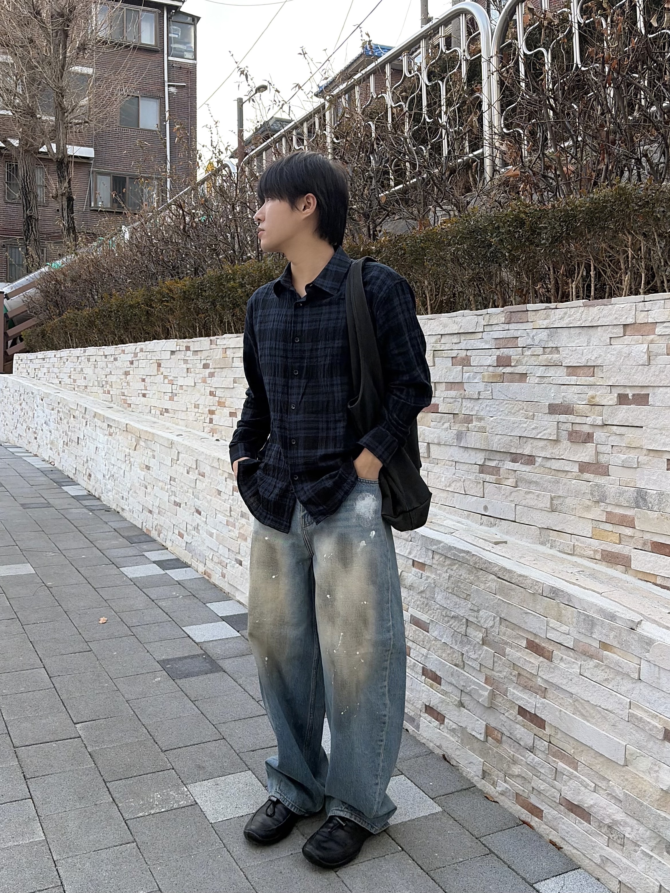 noun Wide Curved Denim Pants Painting Blue 착용 스타일 - 2