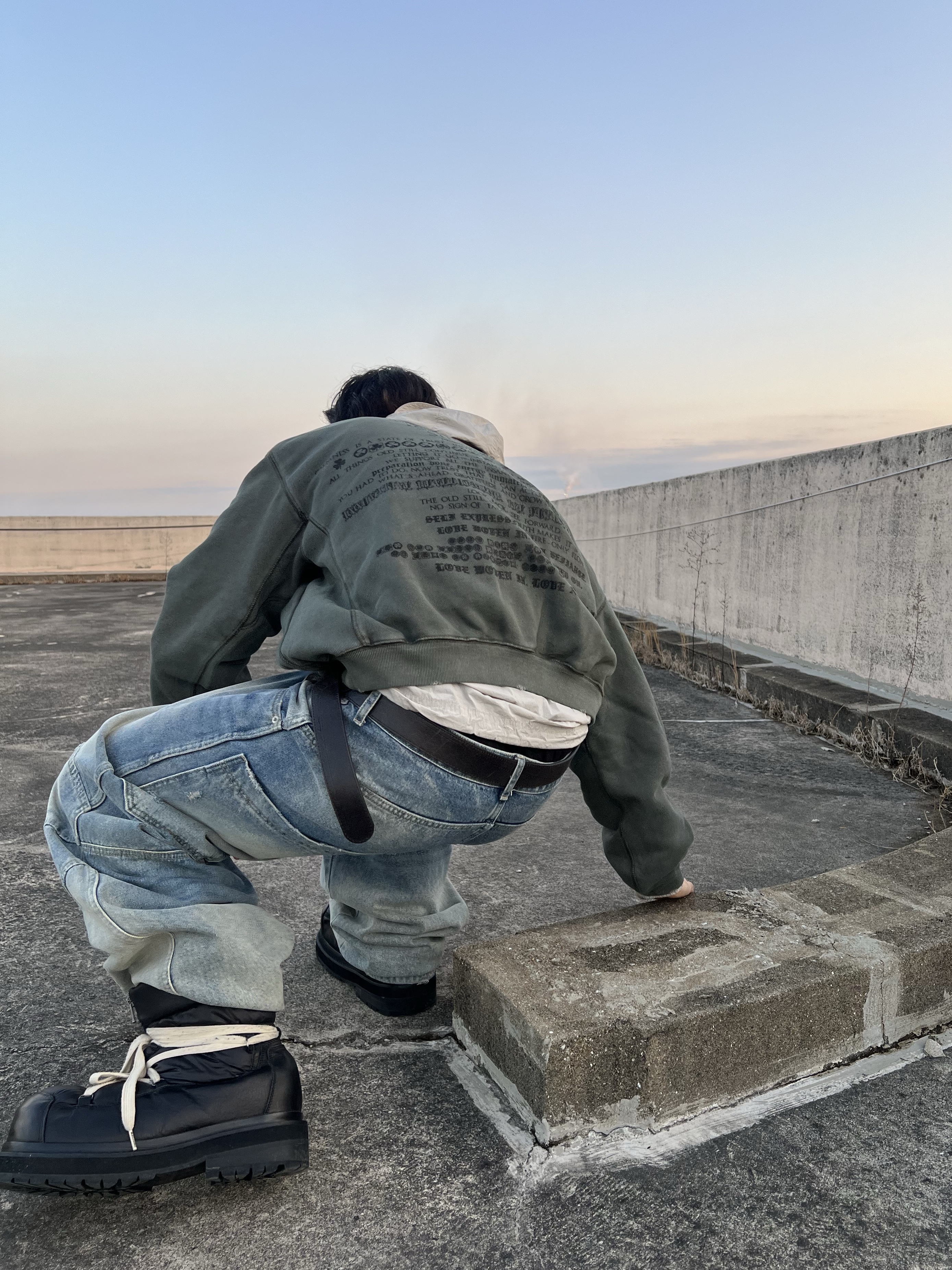 MJD 3D Knee Denim Pants Blue, Undermycar MU.128 Original Logo Cracked Leather Belt Silver / Black 착용 스타일 - 2