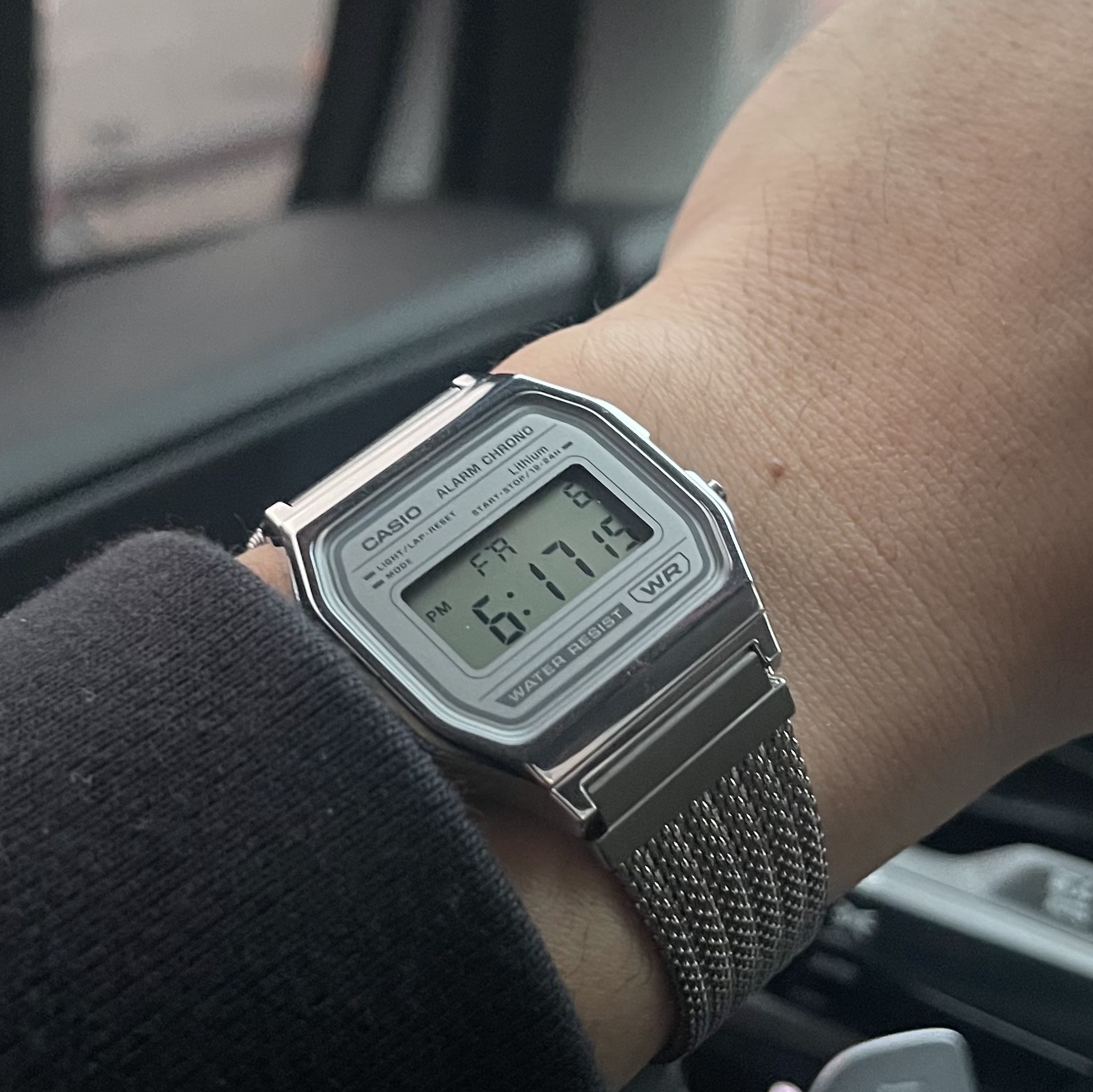 Casio A-158WEM-7DF 착용 스타일
