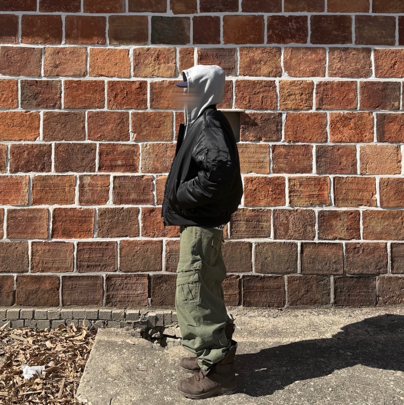 Nonnod Double Pocket Cargo Pants Vintage Khaki, Salomon XA Forces Jungle Earth Brown 착용 스타일