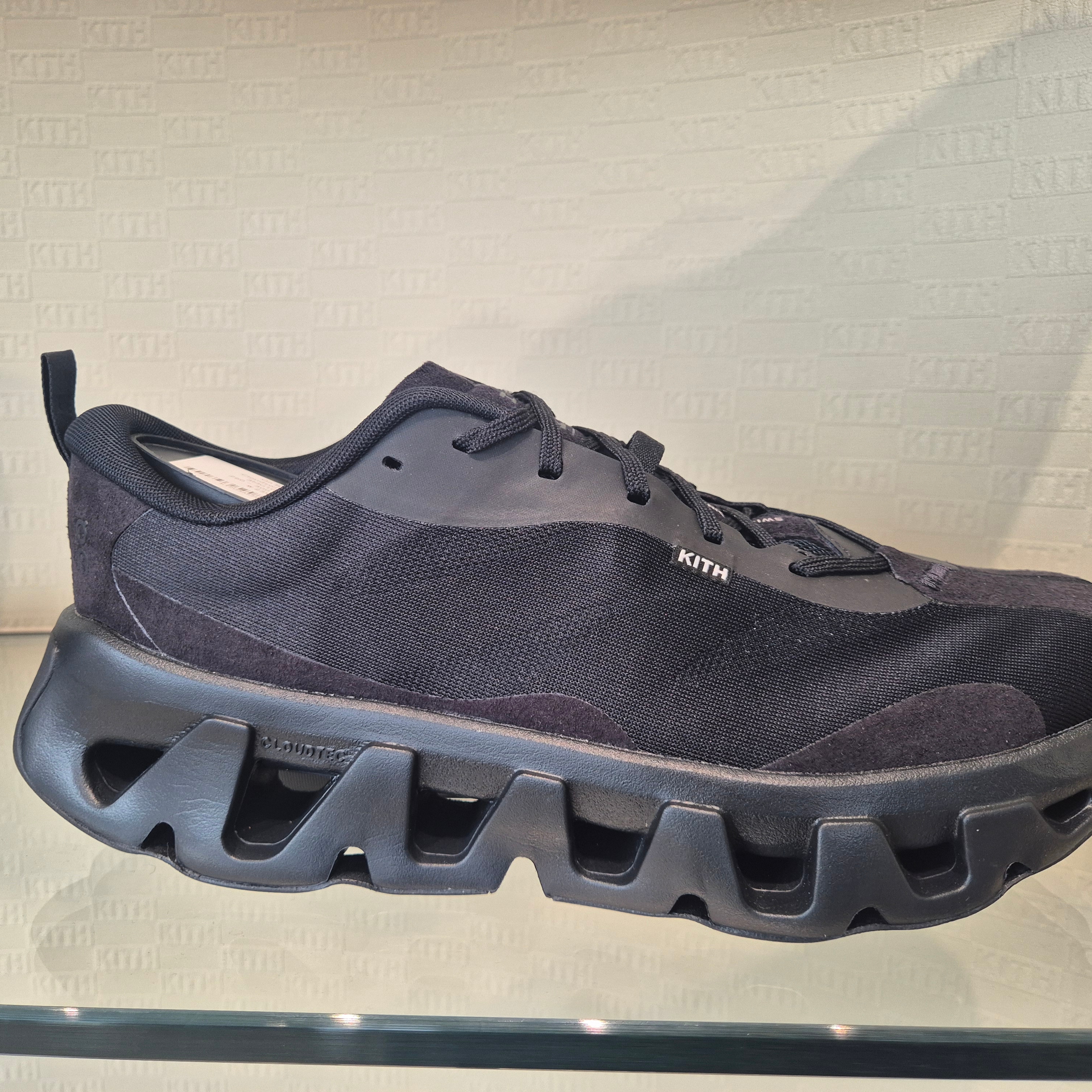 On Running x Kith K-Tech 1 Black 착용 스타일 - 2