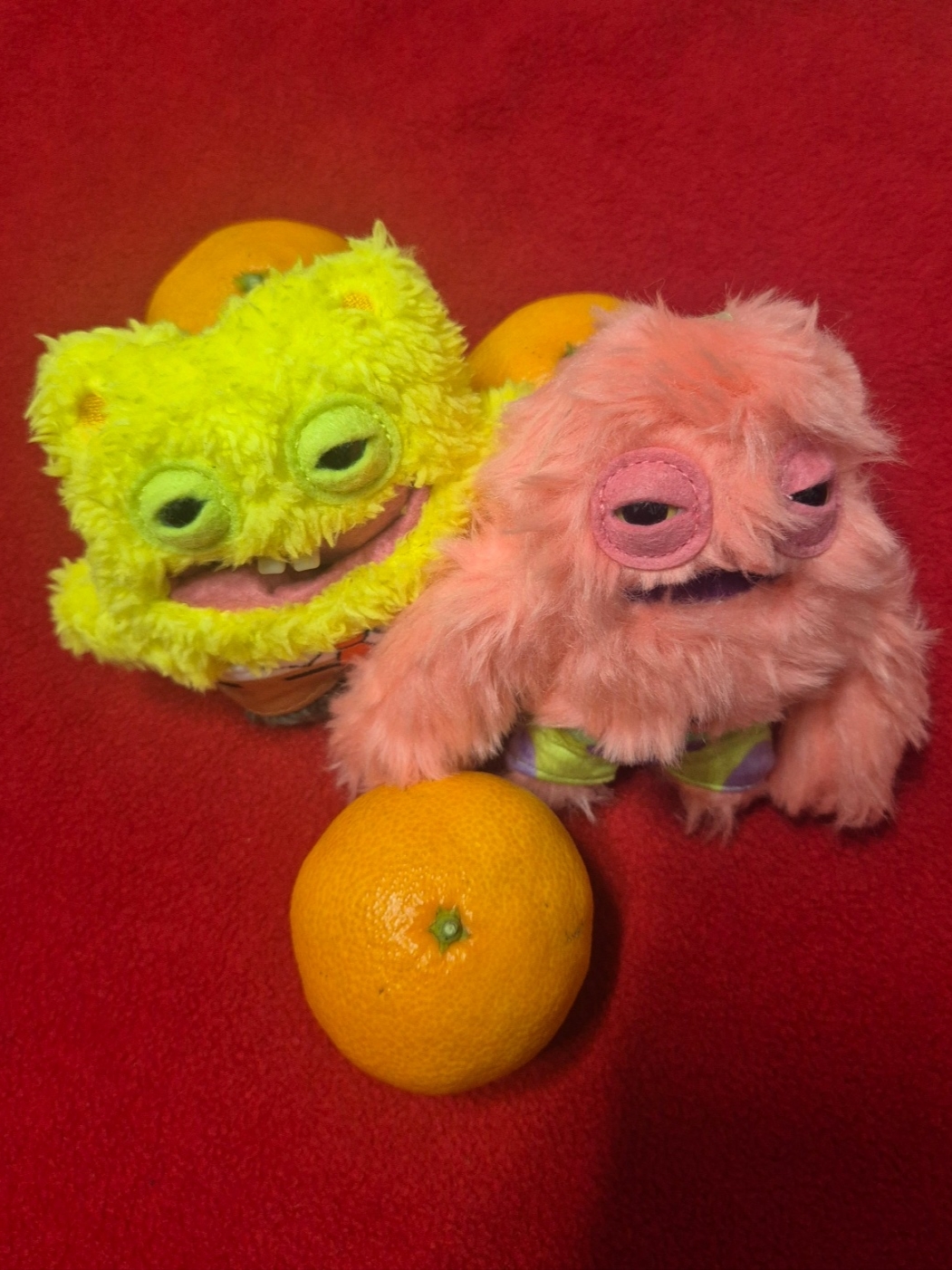 Fuggler x SpongeBob Patrick Star Keyring Pink, Fuggler x SpongeBob Keyring Yellow 착용 스타일