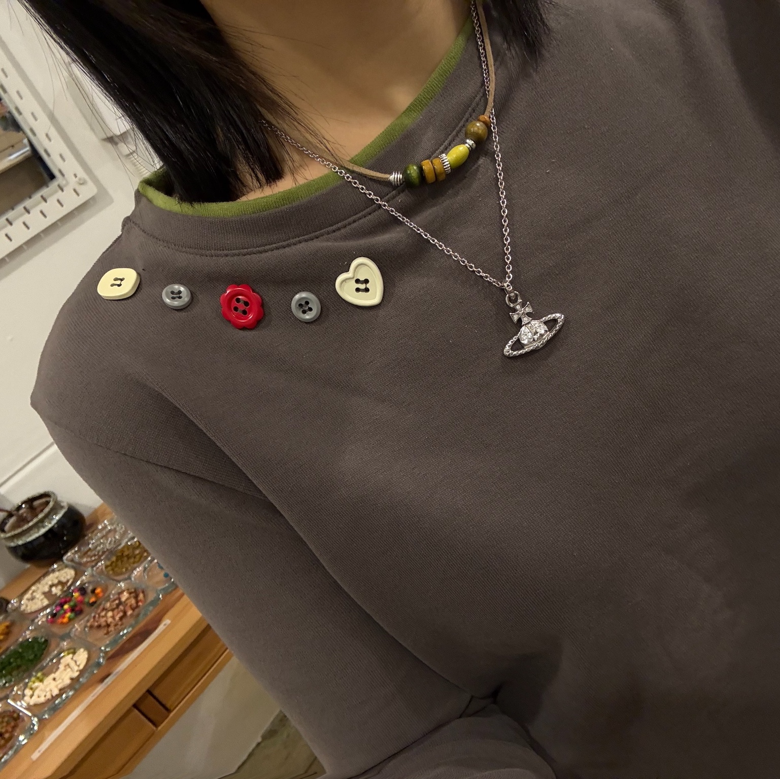 Vivienne Westwood Mini Bas Relief Pendant Silver, Uniqlo Pufftech Parka Yellow - KR 착용 스타일 - 2