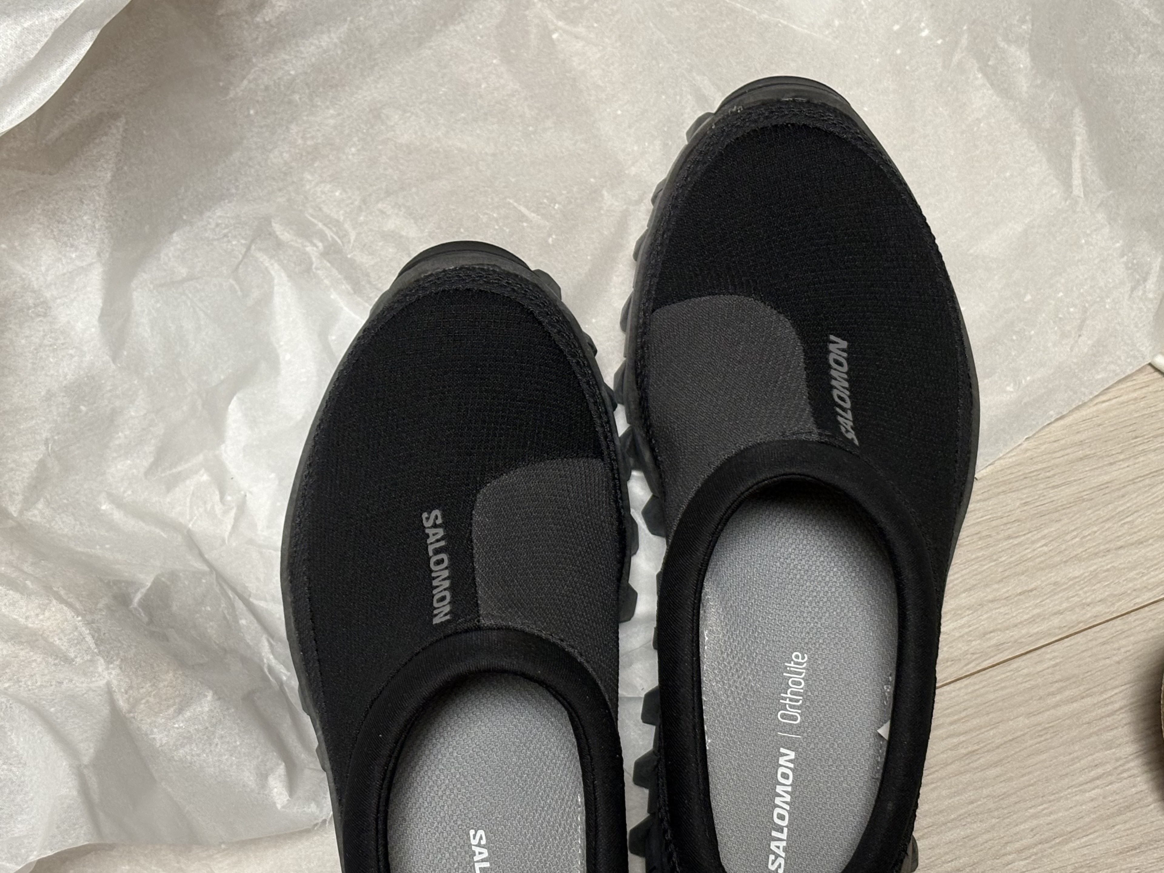 Salomon Snowclog Black Asphalt 착용 스타일