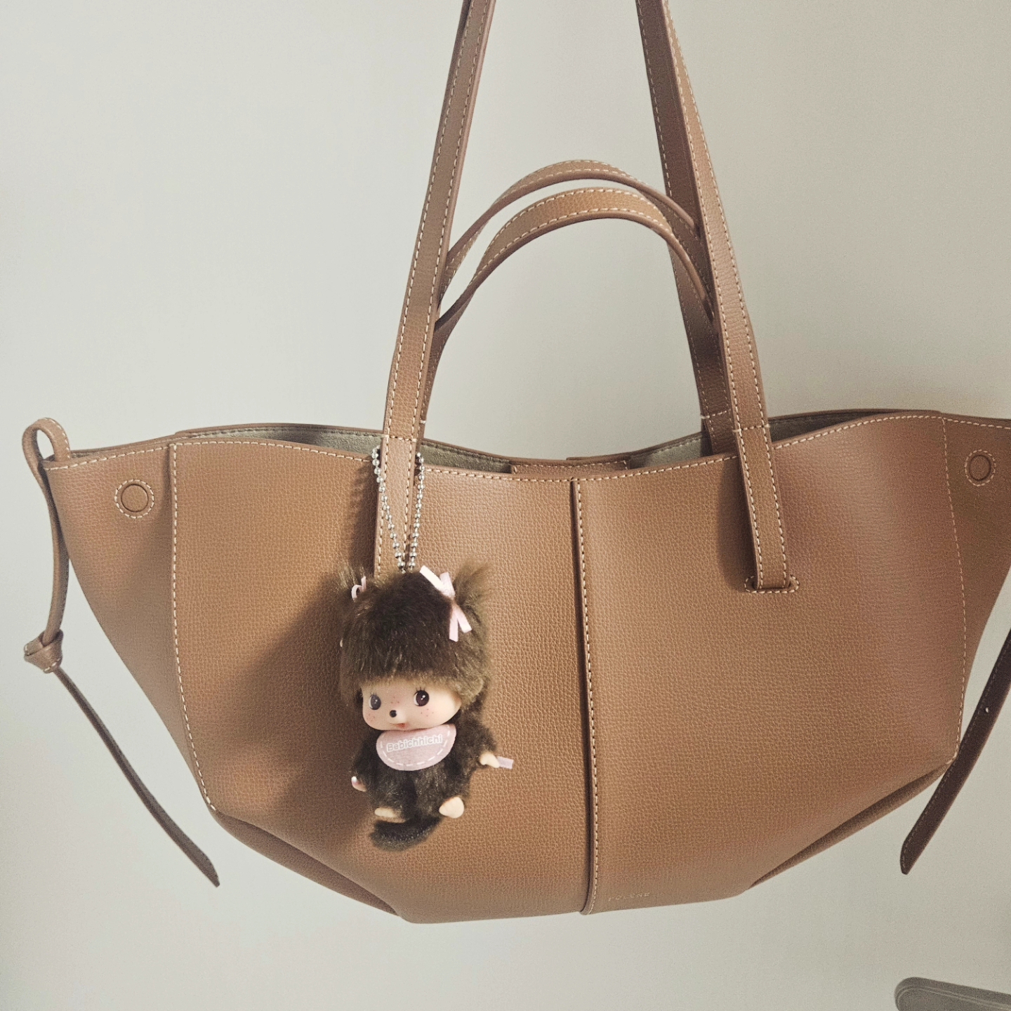 Monchhichi Bebichhichi Bighead SS Girl Key Chain Pink 착용 스타일 - 2