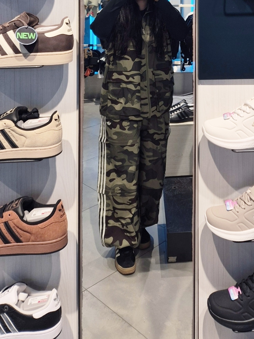 (W) Adidas Cargo FB TT Multicolor Orbit Green - KR Sizing, (W) Adidas Cargo Multicolor Orbit Green - KR Sizing 착용 스타일
