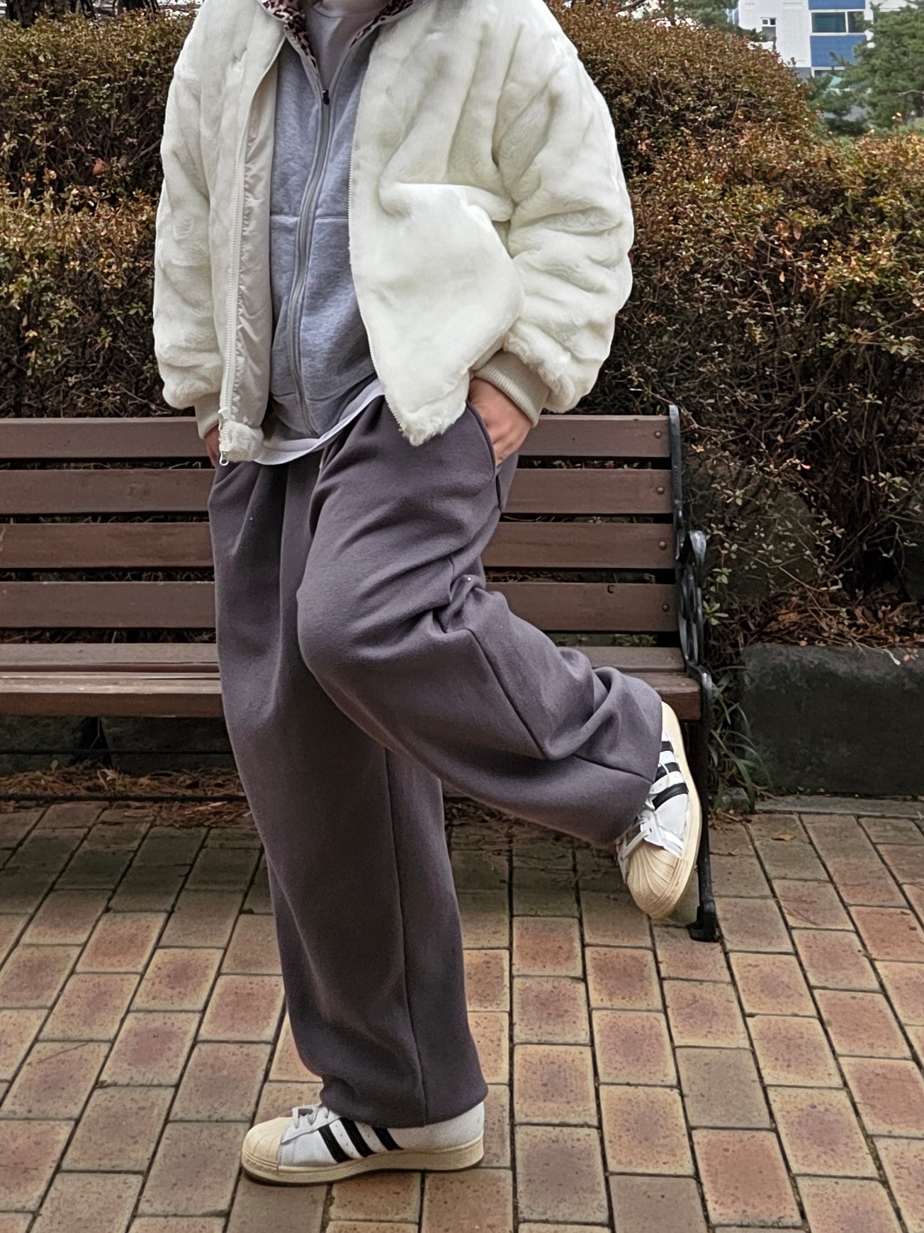 Adidas New Fur Jacket Off White - KR Sizing, Adidas x Taegeukdang Superstar White Black 착용 스타일 - 4